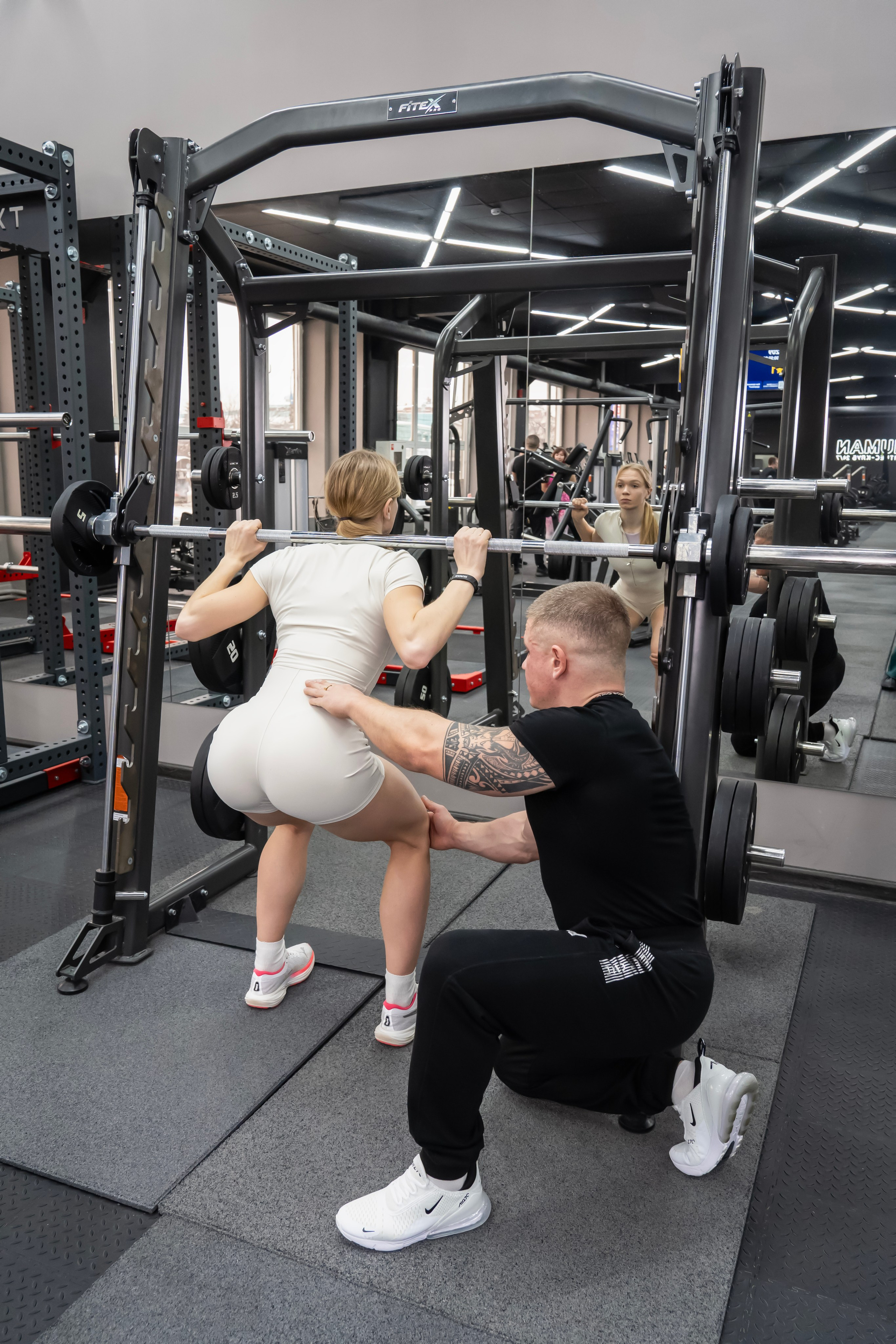 Фитнес клуб Human. Занимаюсь профессиональной фотографией и живу рядом с Байкалом. Работаю в разных жанрах