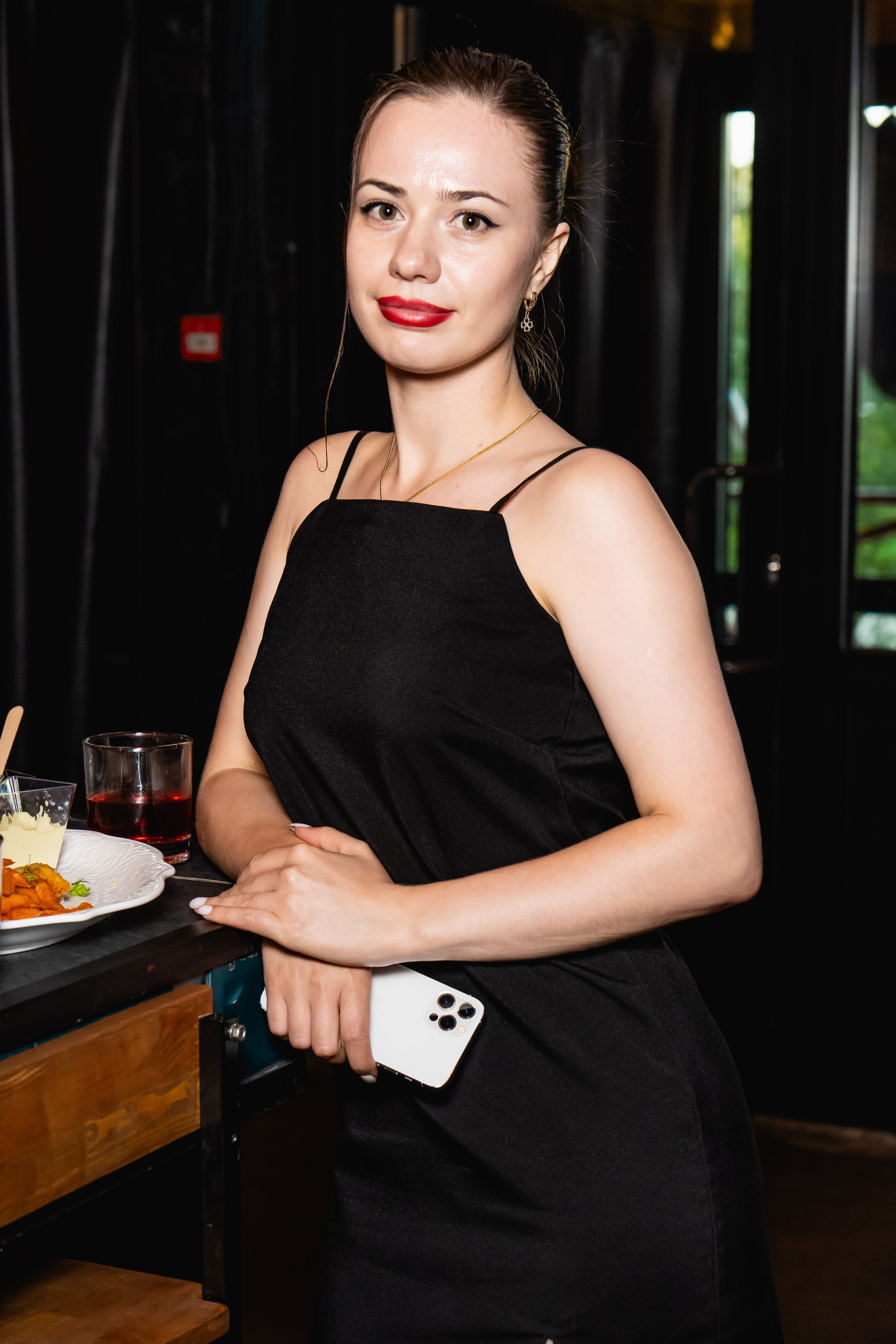 Выпускной Delta. Занимаюсь профессиональной фотографией и живу рядом с Байкалом. Работаю в разных жанрах