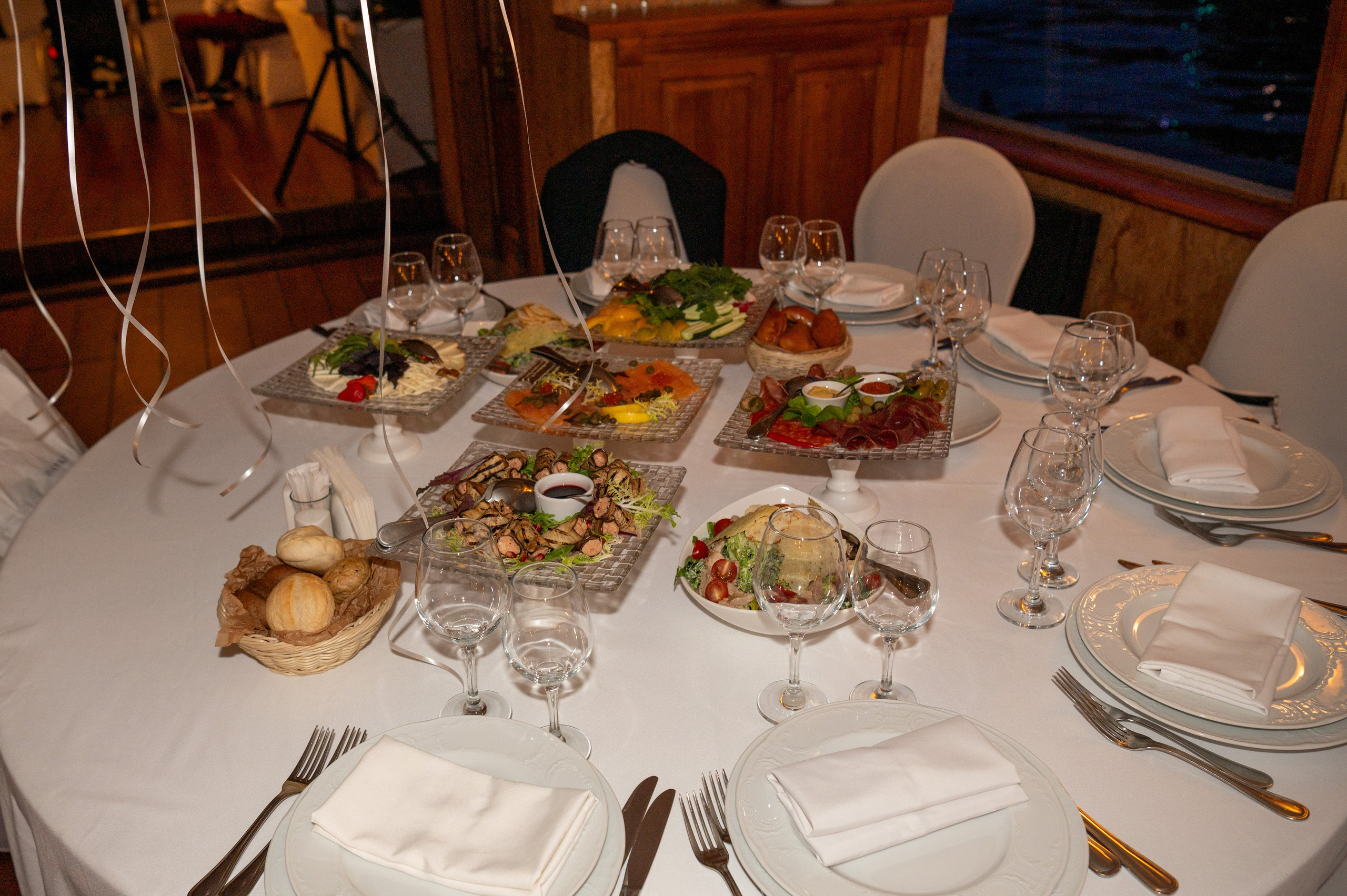 Выпускной вечер 11 класс на теплоходе. Детский и семейный фотограф г. Москва Оксана Катаджи