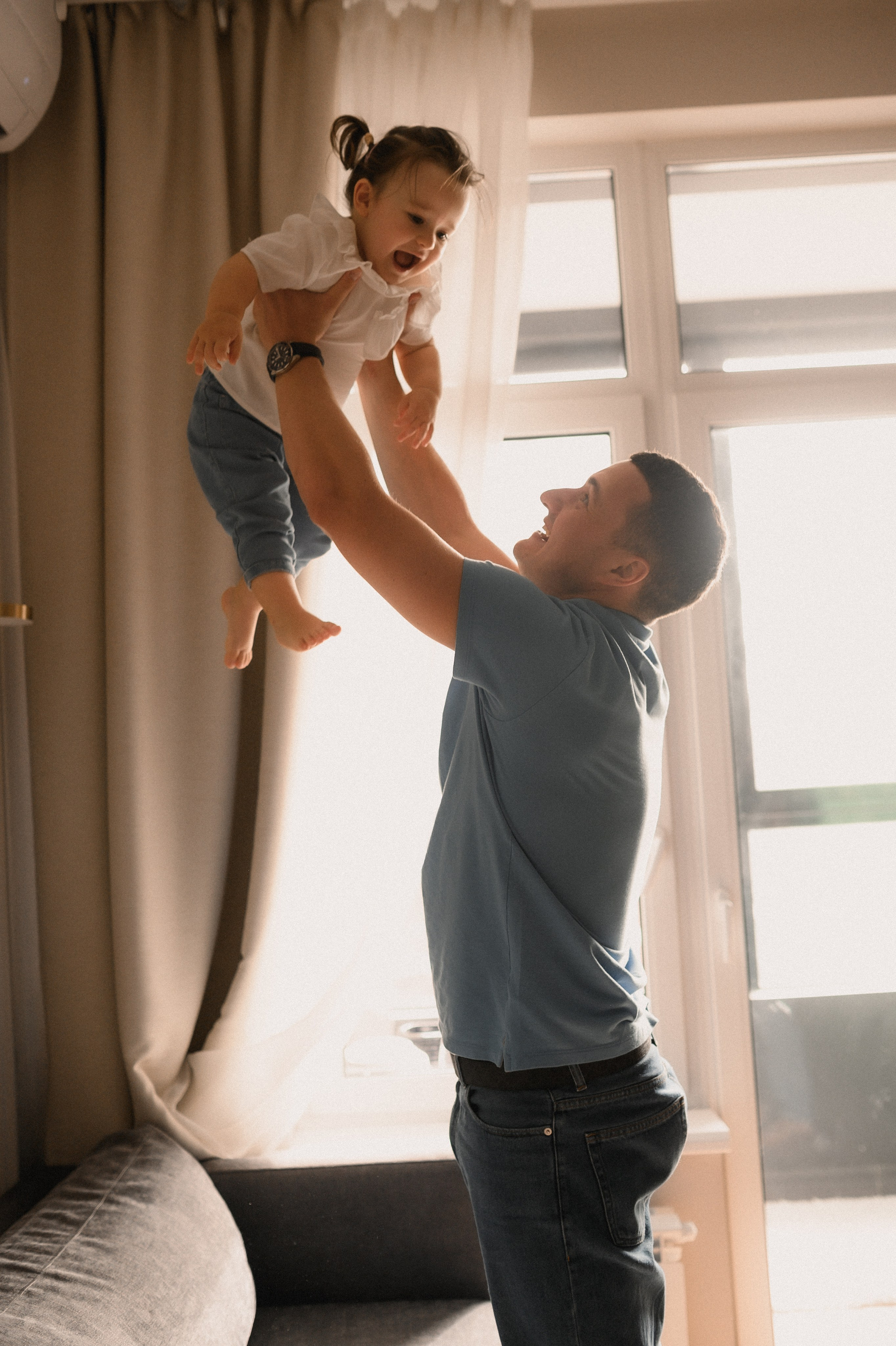 Саша, Таня, Мира и бабушка дома. Семейный и свадебный lifestyle-фотограф в Москве Мария Петрова