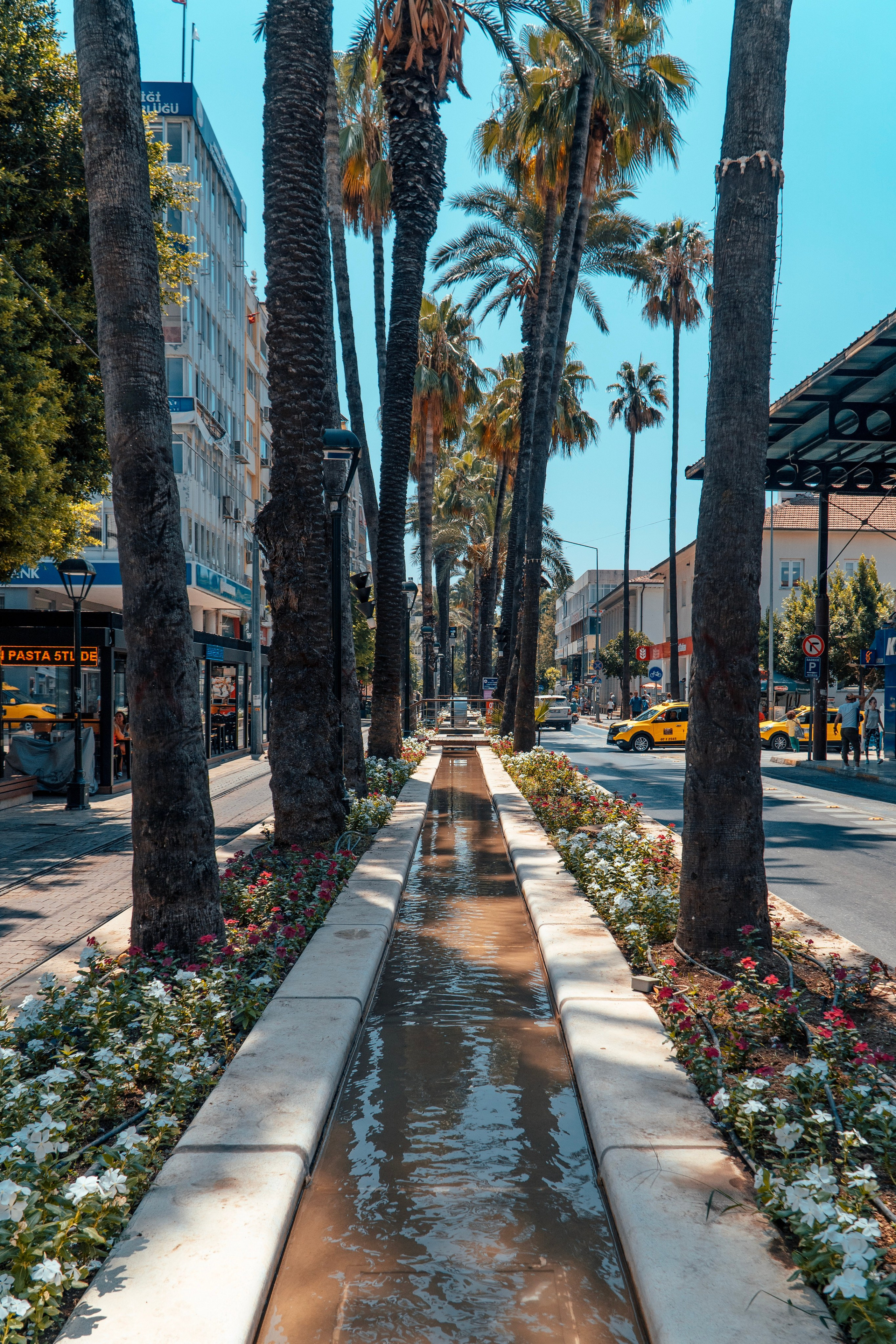 Стрит-фотография, улицы Краснодара и пригорода. Фотограф и видеограф в Новотитаровской и Краснодаре — Олег Ананко