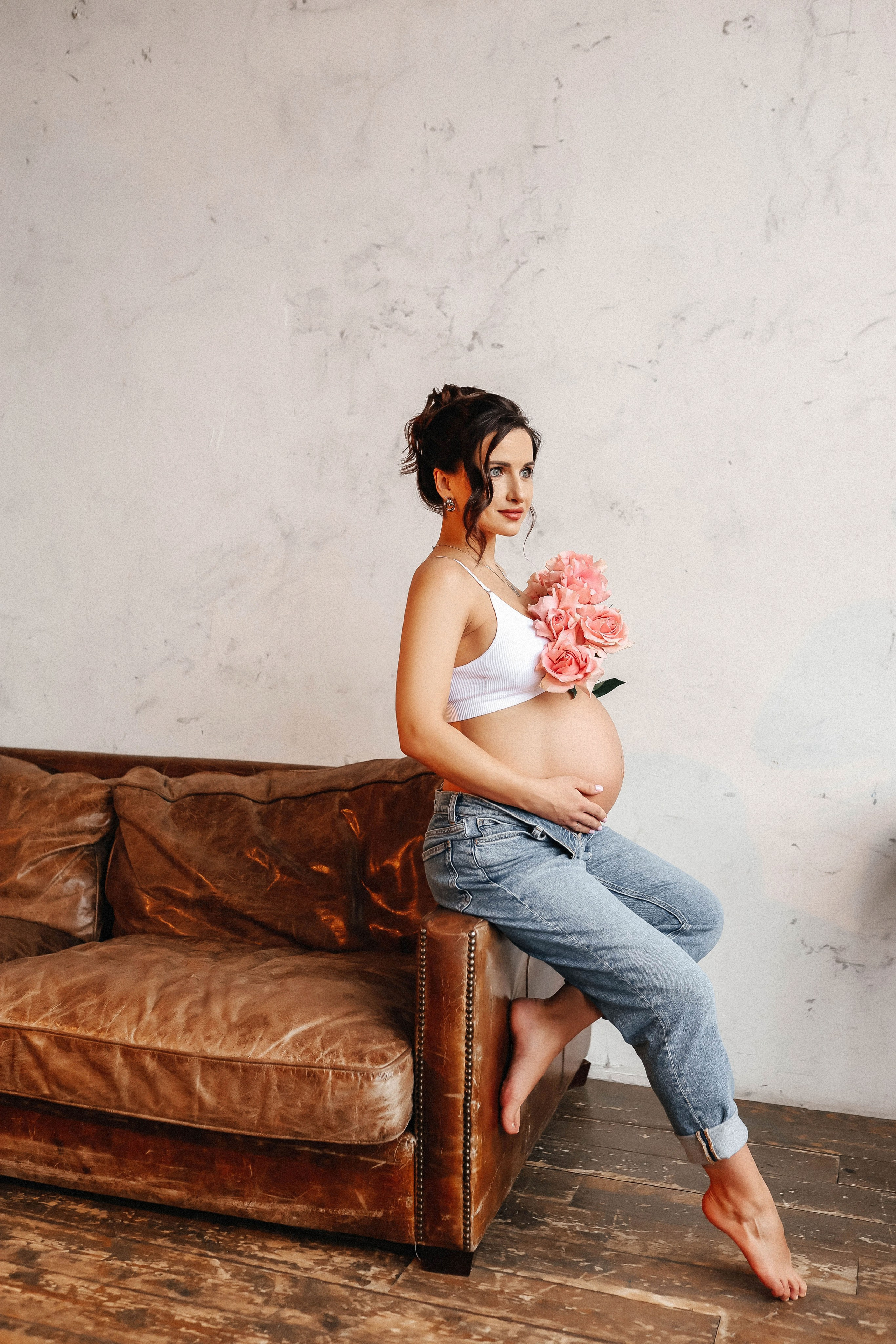 Фотосессия беременности в Москве в студии. Свадебный и семейный фотограф в Москве