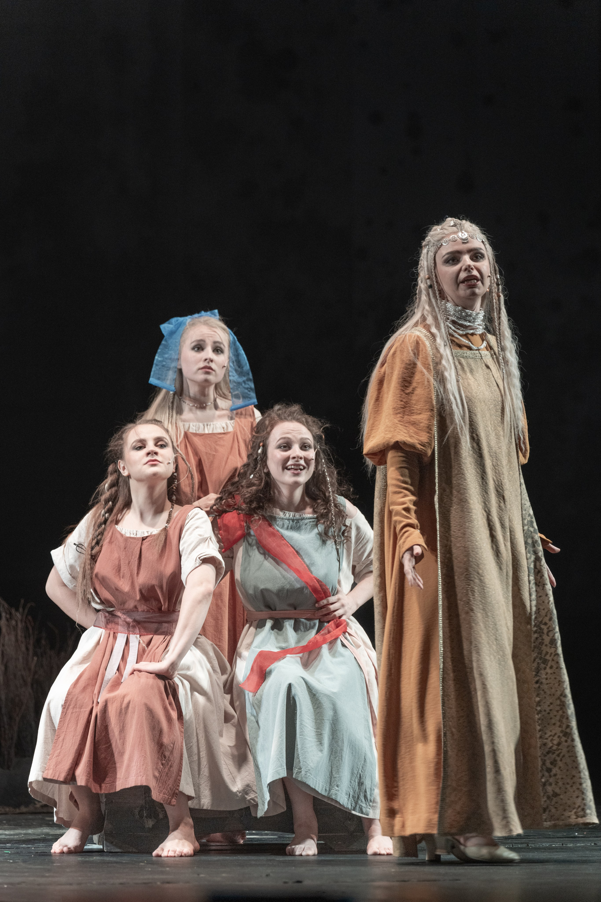 Алтайский молодёжный театр: Яга. Сайт фотографа Сергея Абрамова