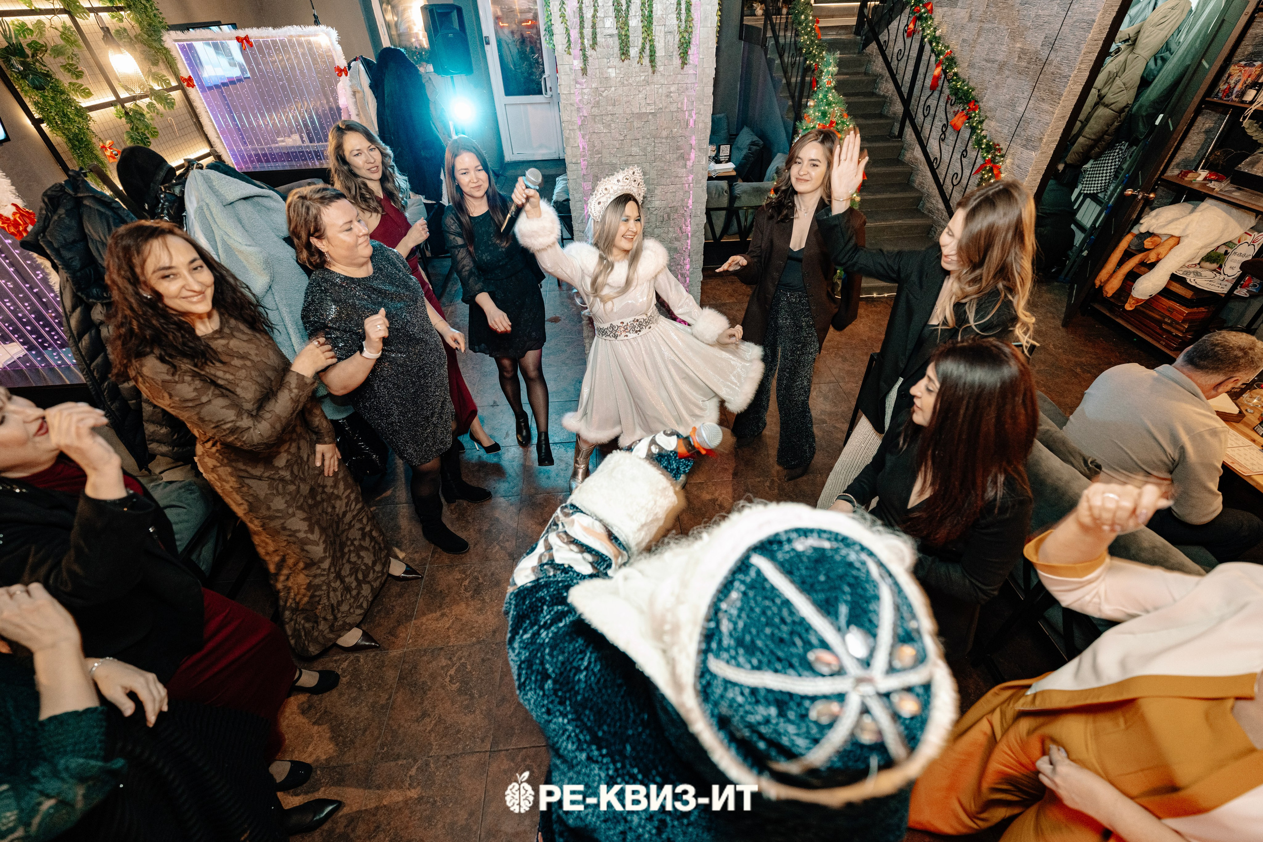 Реквизит — квиз в Зеленодольске и Волжске ZR cafe. Свадебный фотограф в Казани, и Зеленодольске Радик Мухаметов