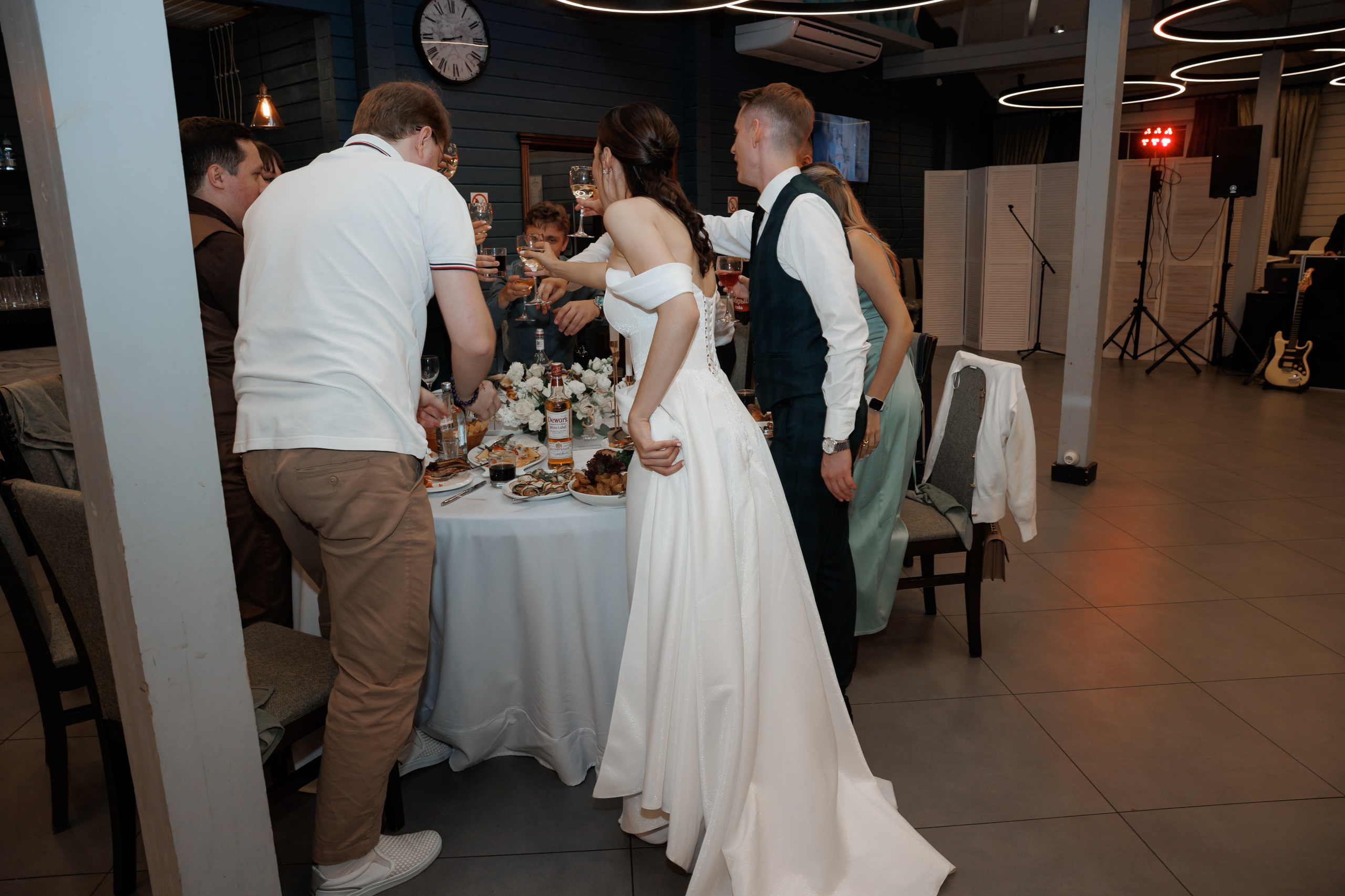 Регистрация в отеле Fish Point, ЗАГС Бутово, прогулка в Остафьево. Свадебный и репортажный фотограф (Москва, Королев и другие)