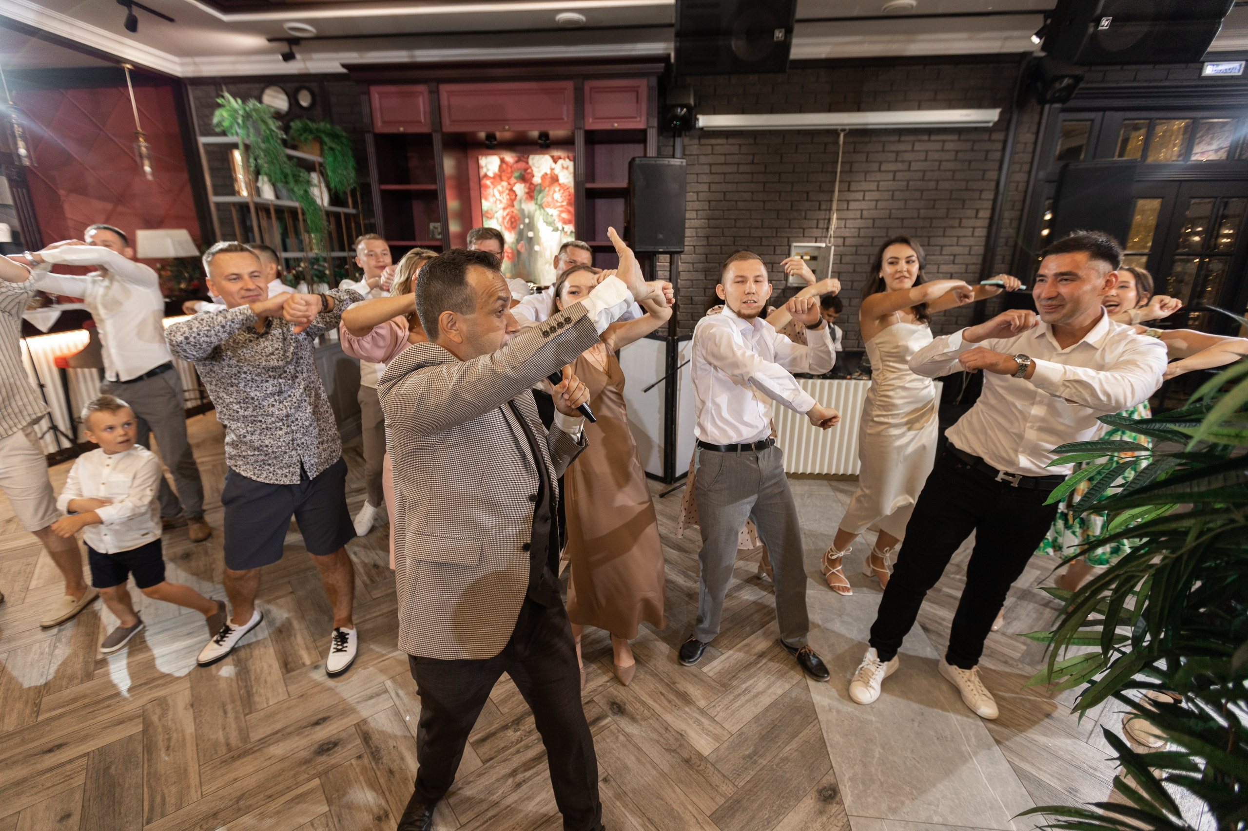 Свадебный фотограф Уфа — Руслан ГабдлисламовЖивые эмоции, красивые кадры, воспоминания на всю жизнь.Работаю по всей Республике Башкортоста. Свадебный фотограф Уфа Руслан Габдлисламов