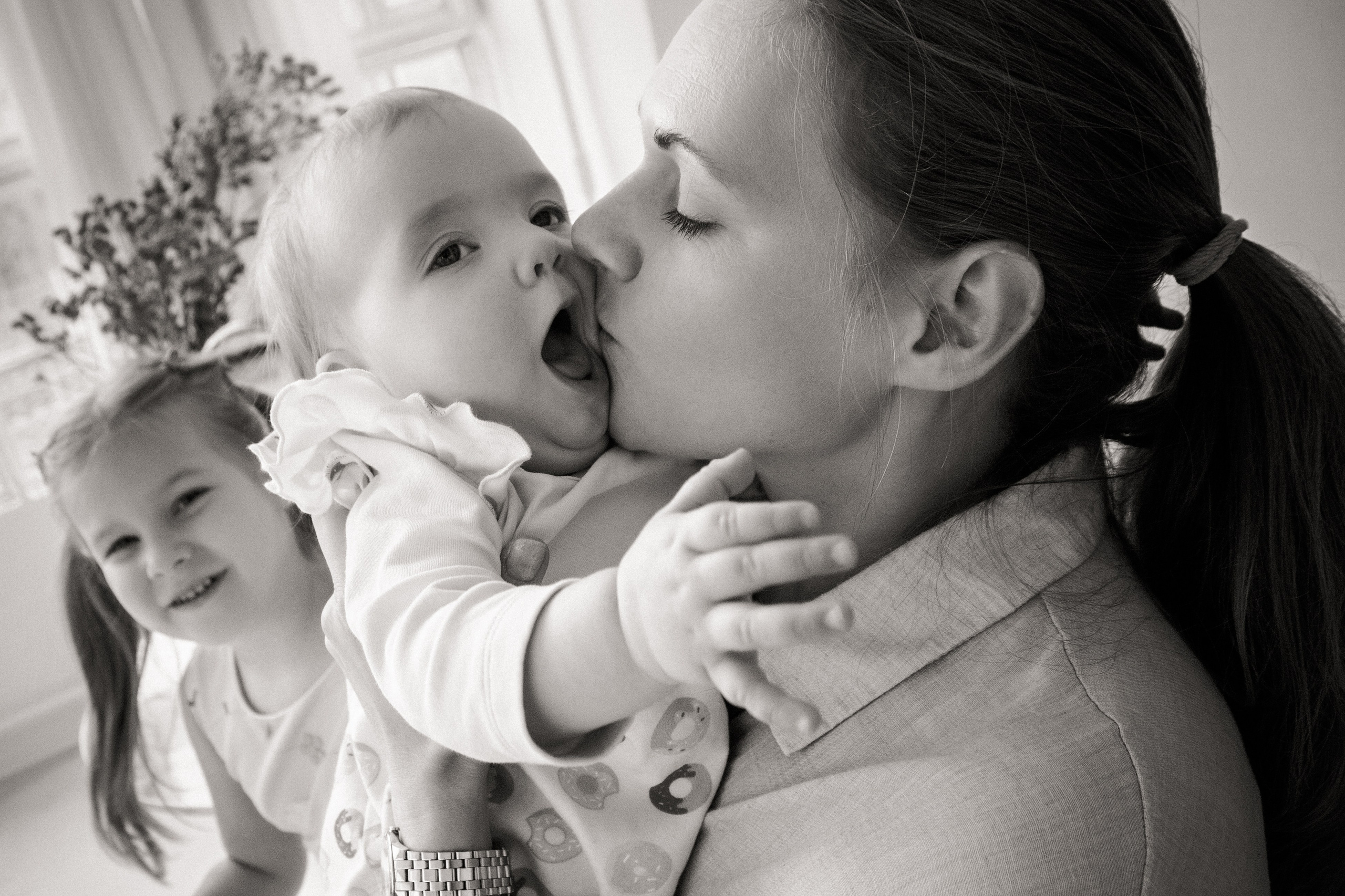 Семейная фотосессия в студии One take studio VANILLA. Свадебный и семейный фотограф в Москве и Подмосковье Лариса Козлова