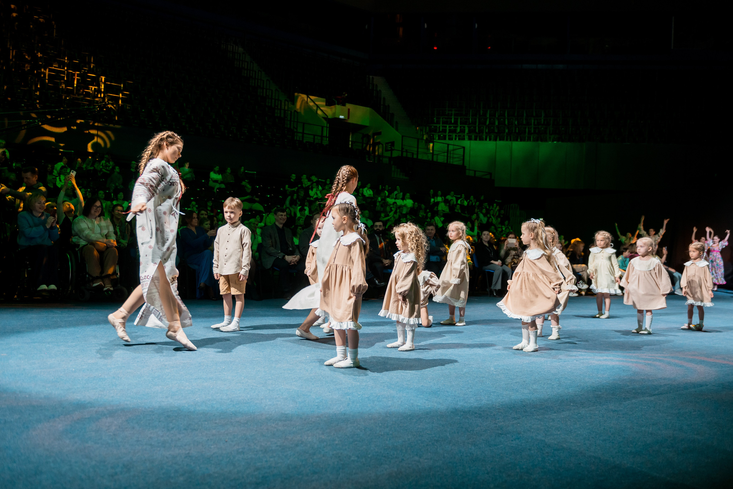 На Крыльях в Ледовом Дворце 2023. Детский фотограф, семейный фотограф и репортажи в Кемерово