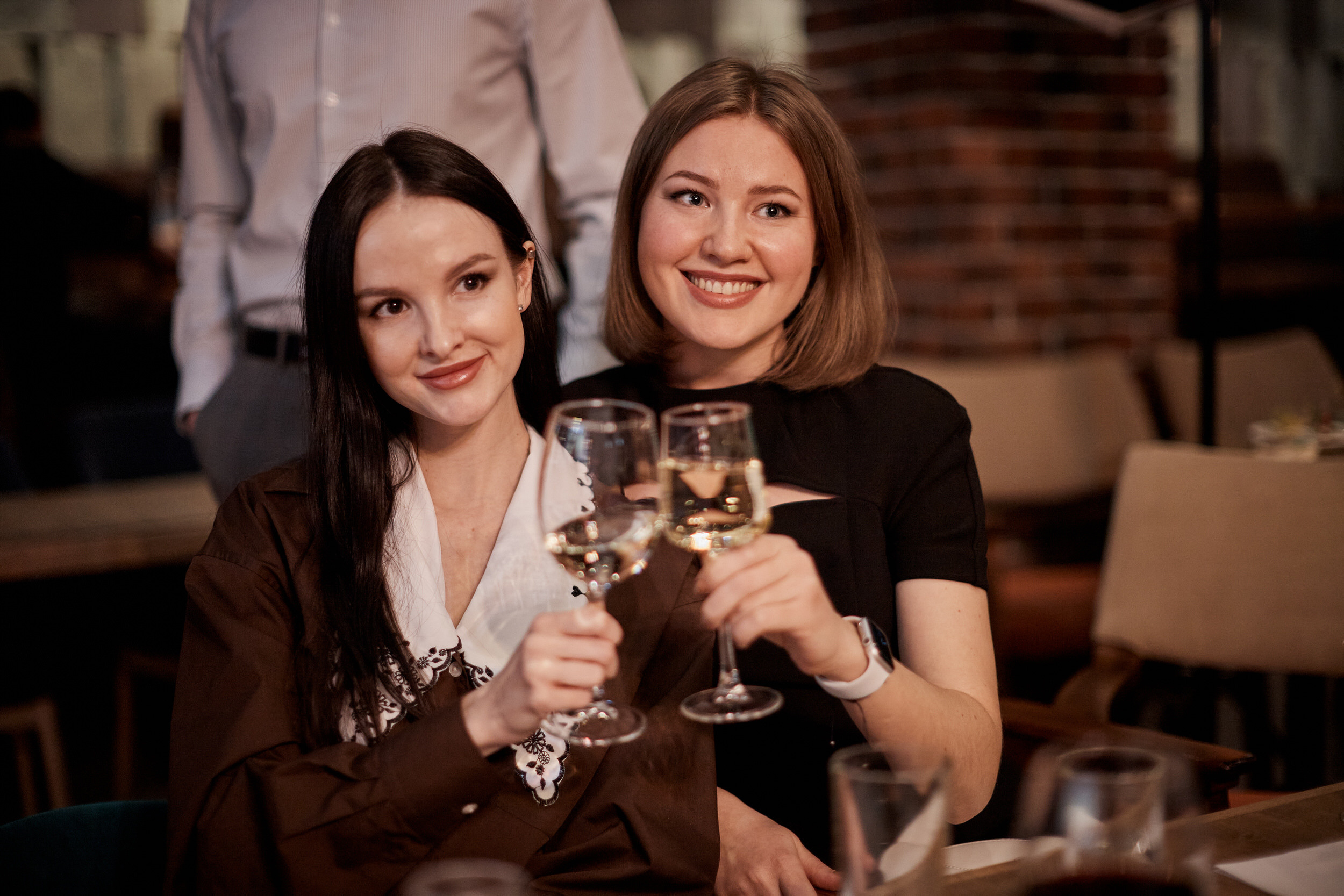 Фотограф для съемки деловой встречи с диллерами. Контент для бизнеса в Екатеринбурге Полдень Медиа