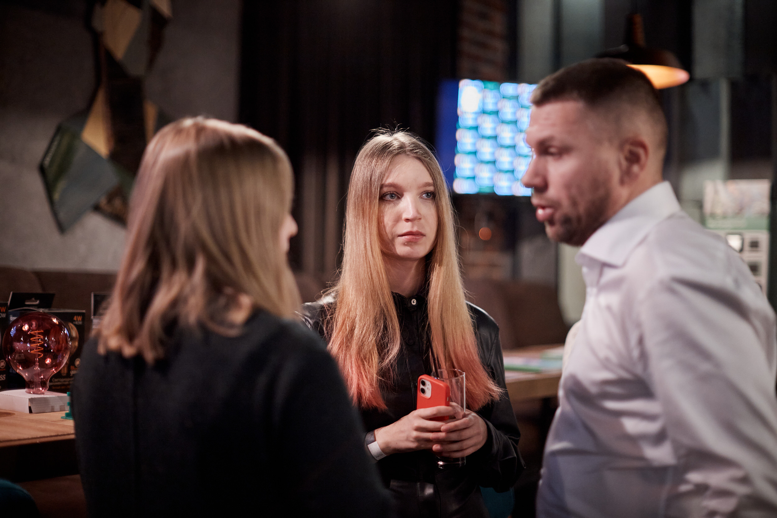 Фотограф для съемки деловой встречи с диллерами. Контент для бизнеса в Екатеринбурге Полдень Медиа