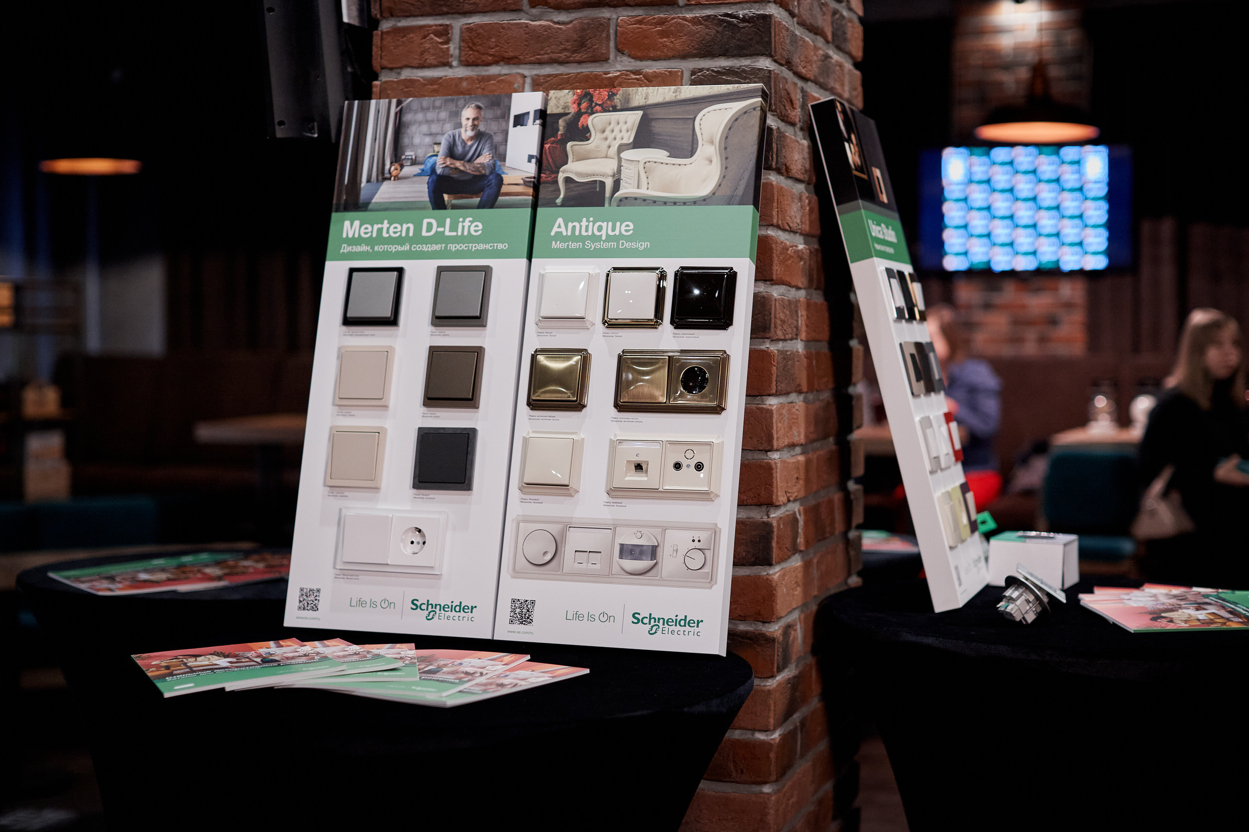 Фотограф для съемки деловой встречи с диллерами. Контент для бизнеса в Екатеринбурге Полдень Медиа