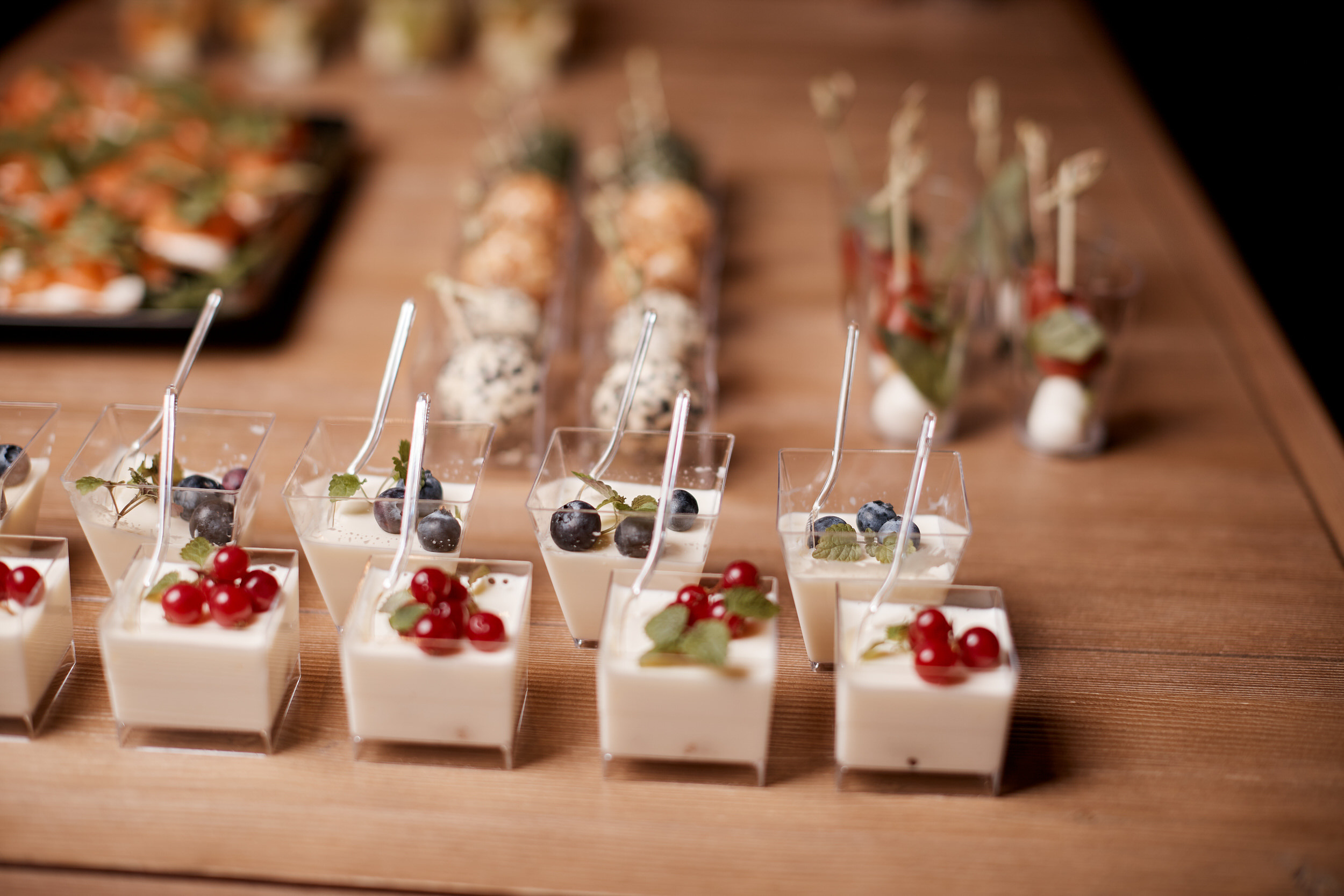 Фотограф для съемки деловой встречи с диллерами. Контент для бизнеса в Екатеринбурге Полдень Медиа