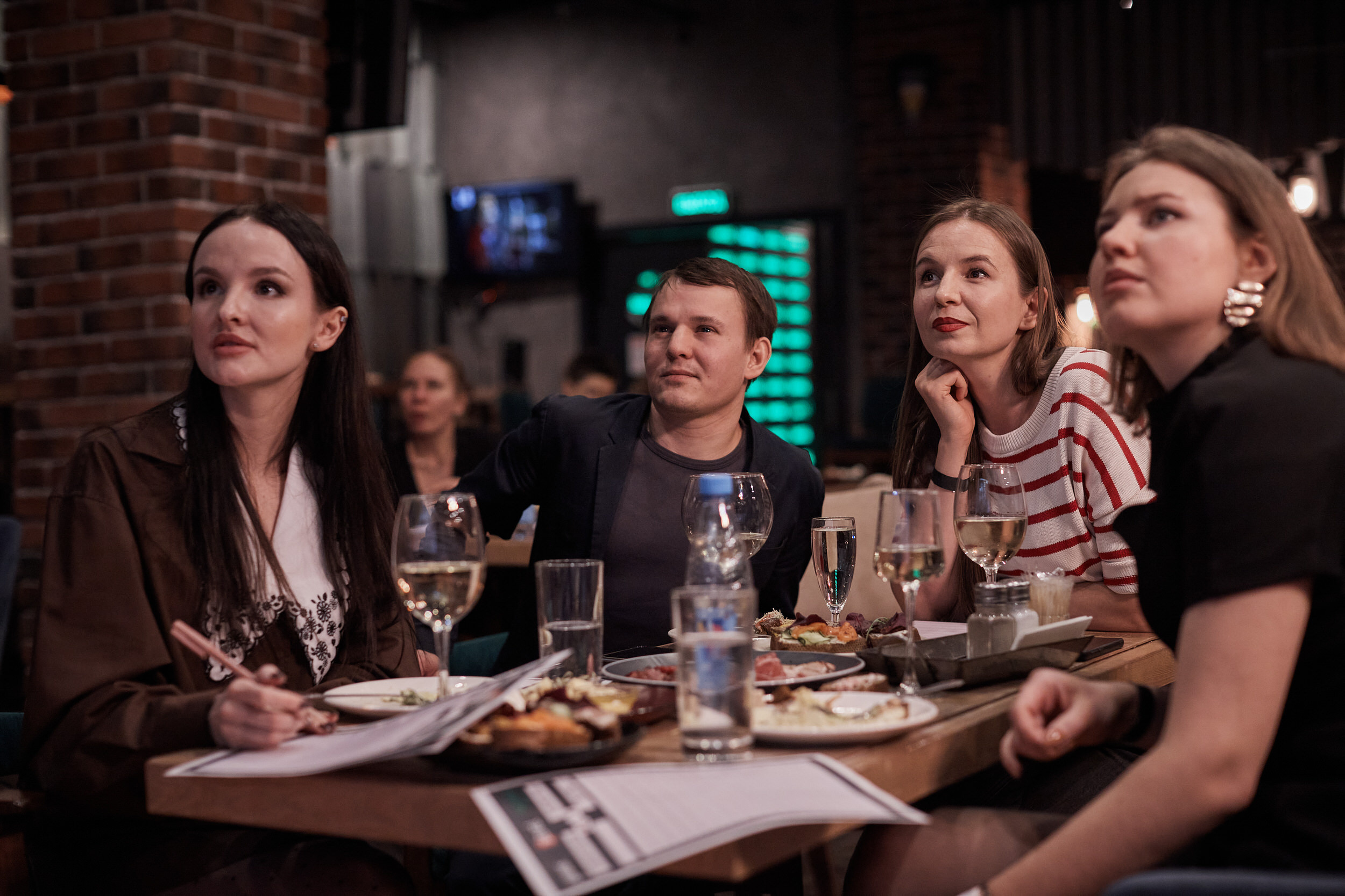 Фотограф для съемки деловой встречи с диллерами. Контент для бизнеса в Екатеринбурге Полдень Медиа