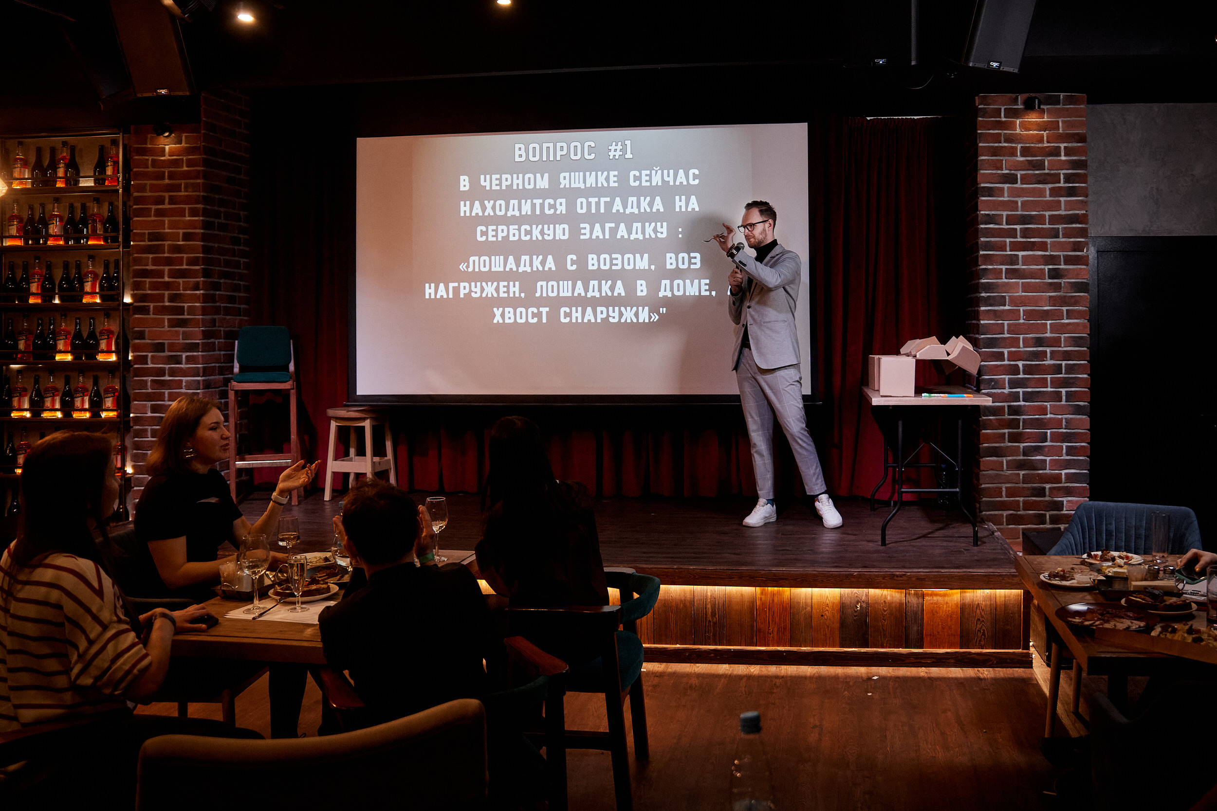 Фотограф для съемки деловой встречи с диллерами. Контент для бизнеса в Екатеринбурге Полдень Медиа