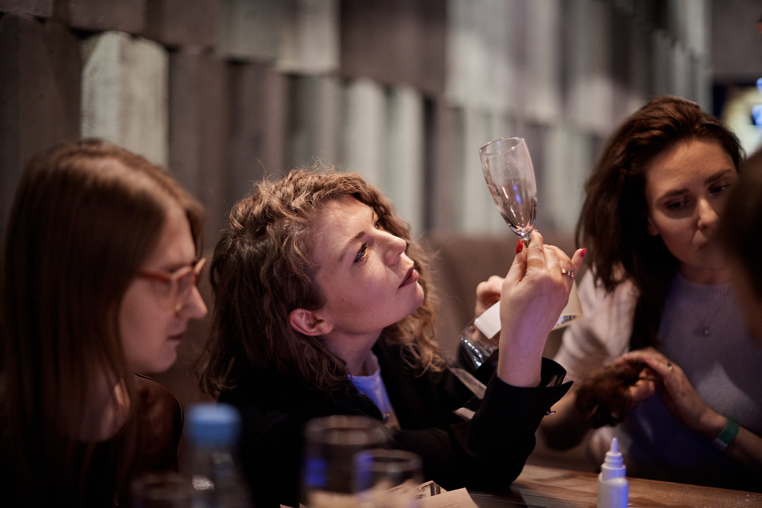 Фотограф для съемки деловой встречи с диллерами. Контент для бизнеса в Екатеринбурге Полдень Медиа