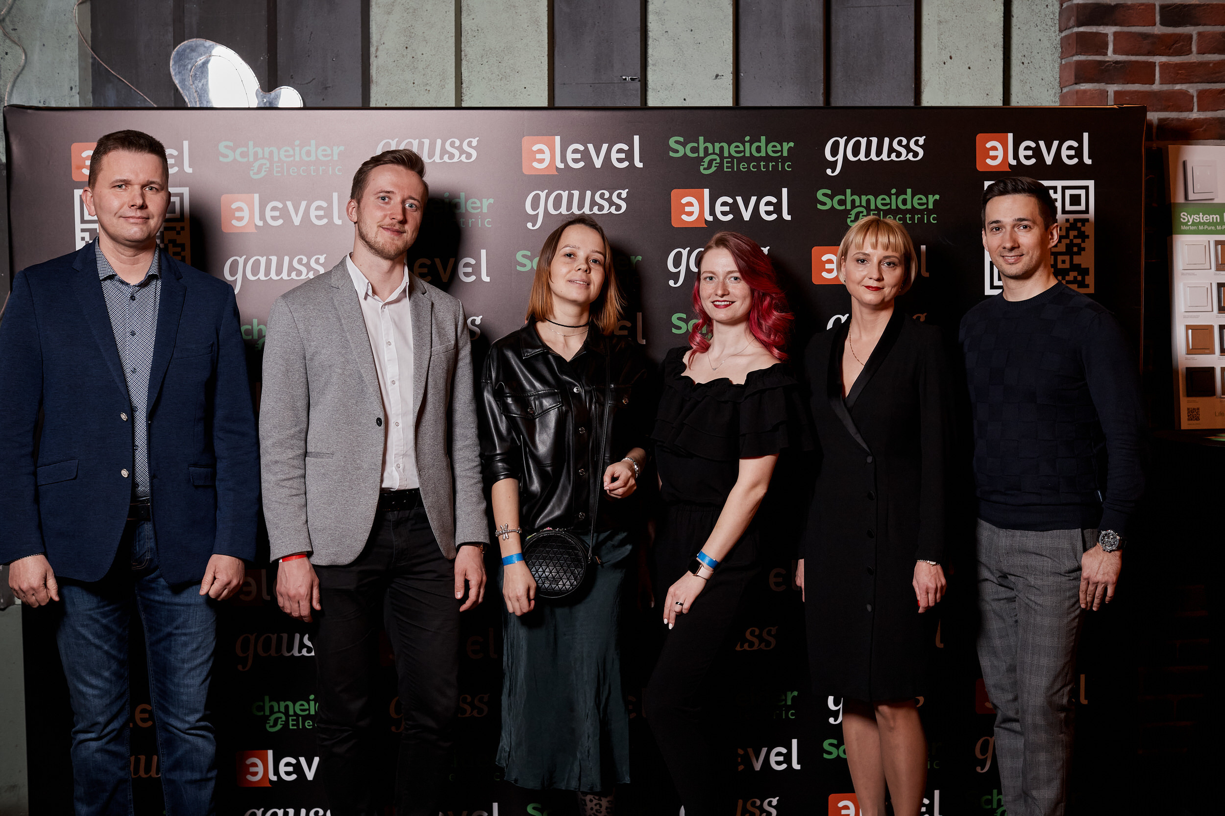 Фотограф для съемки деловой встречи с диллерами. Контент для бизнеса в Екатеринбурге Полдень Медиа