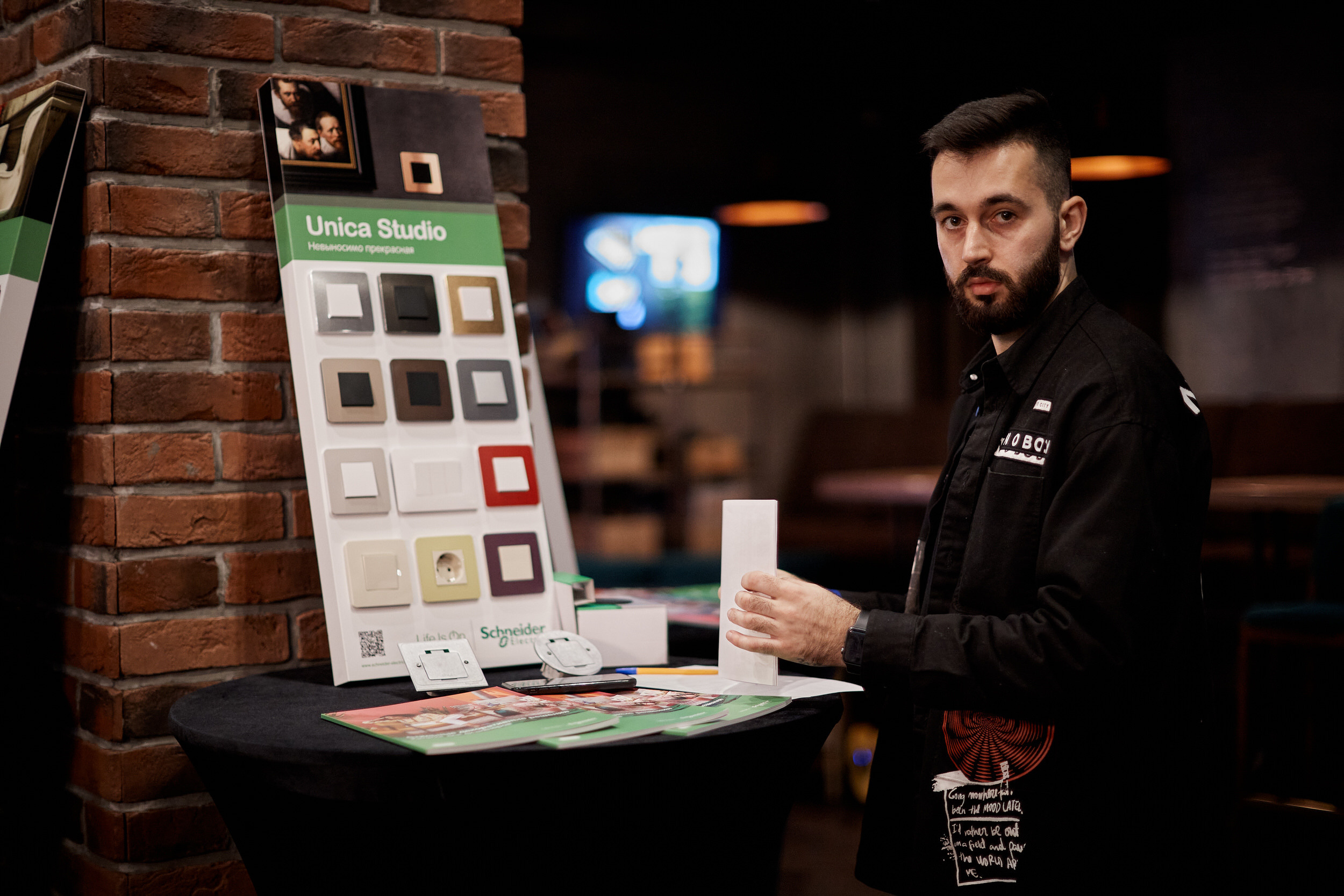 Фотограф для съемки деловой встречи с диллерами. Контент для бизнеса в Екатеринбурге Полдень Медиа