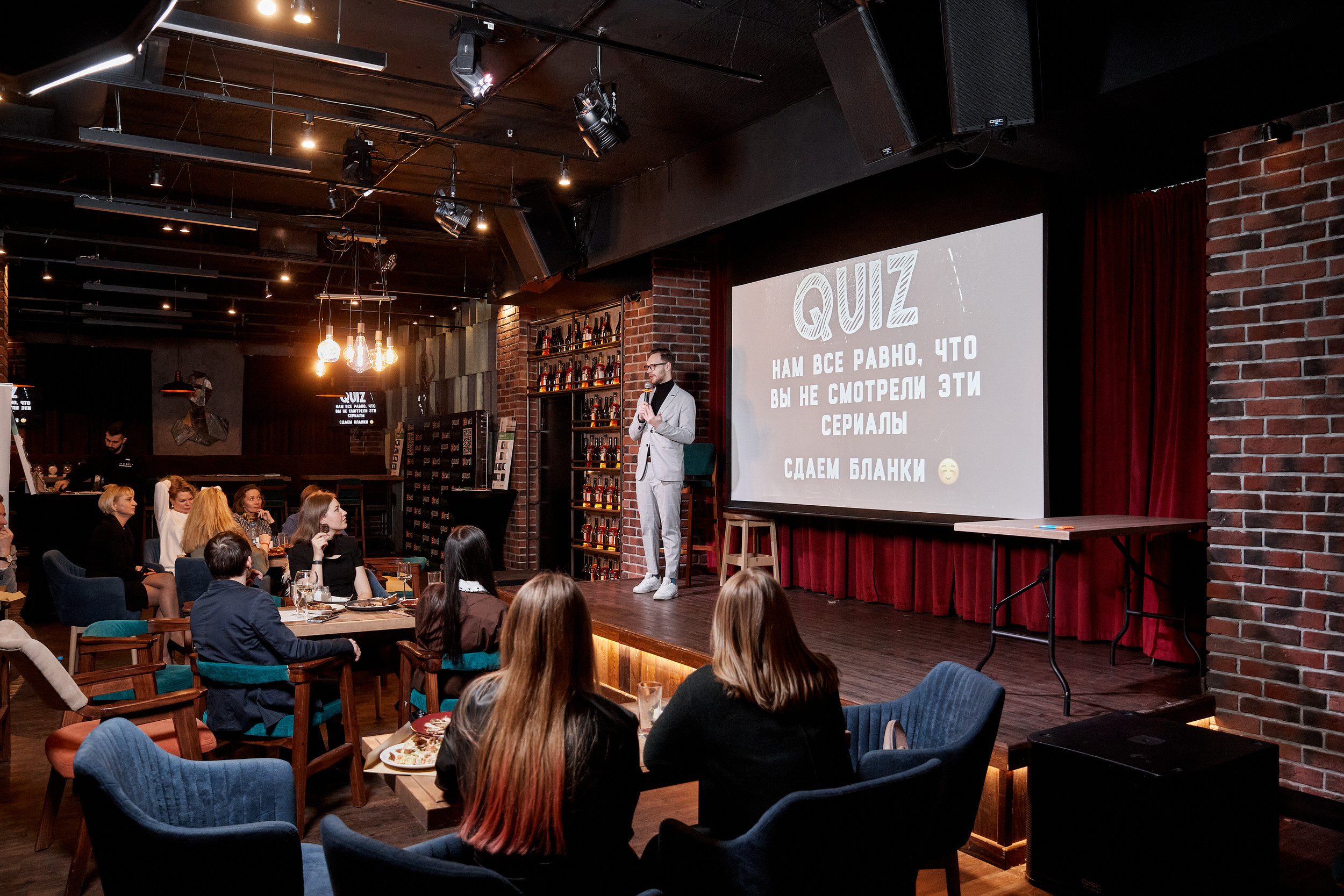 Фотограф для съемки деловой встречи с диллерами. Контент для бизнеса в Екатеринбурге Полдень Медиа