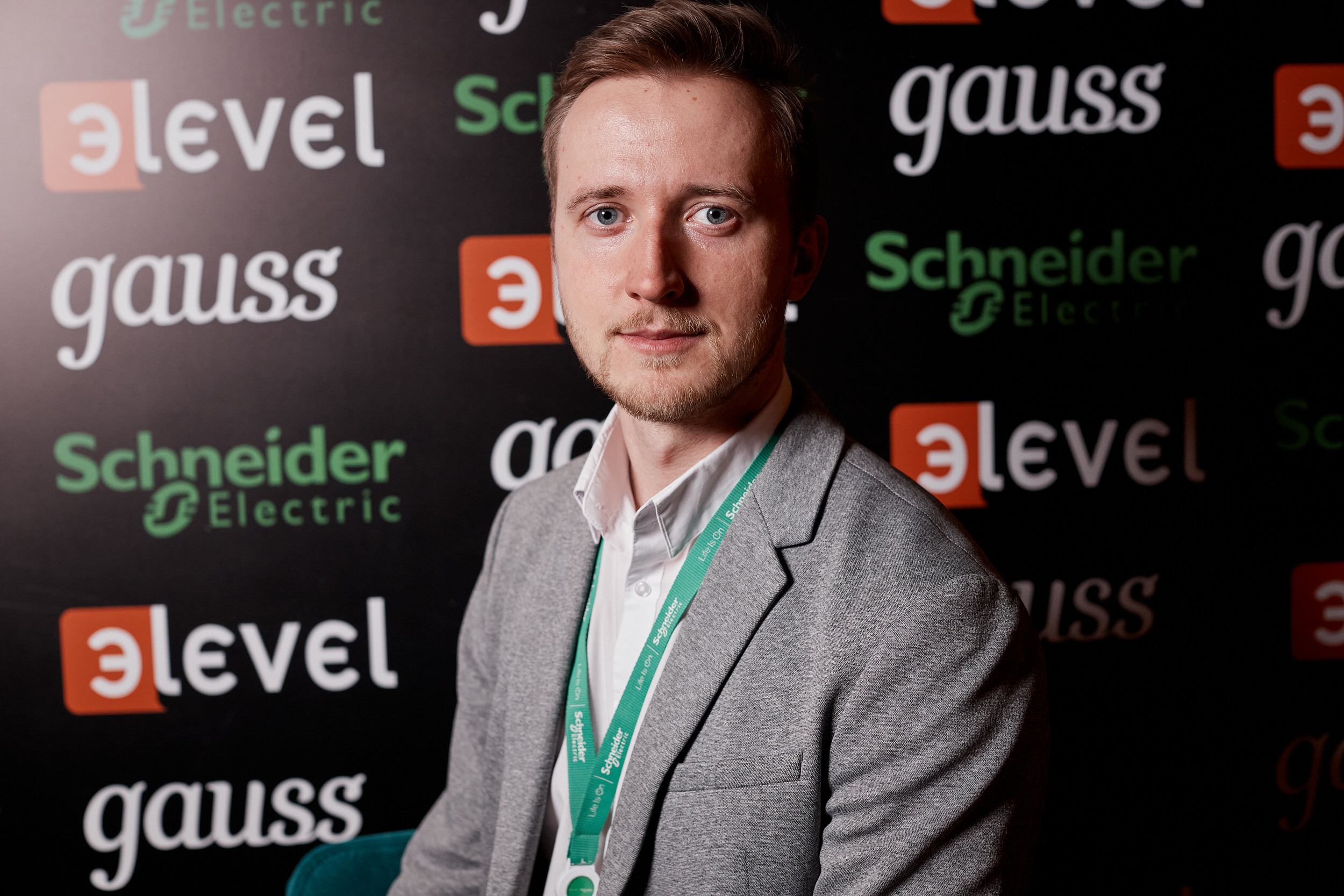 Фотограф для съемки деловой встречи с диллерами. Контент для бизнеса в Екатеринбурге Полдень Медиа