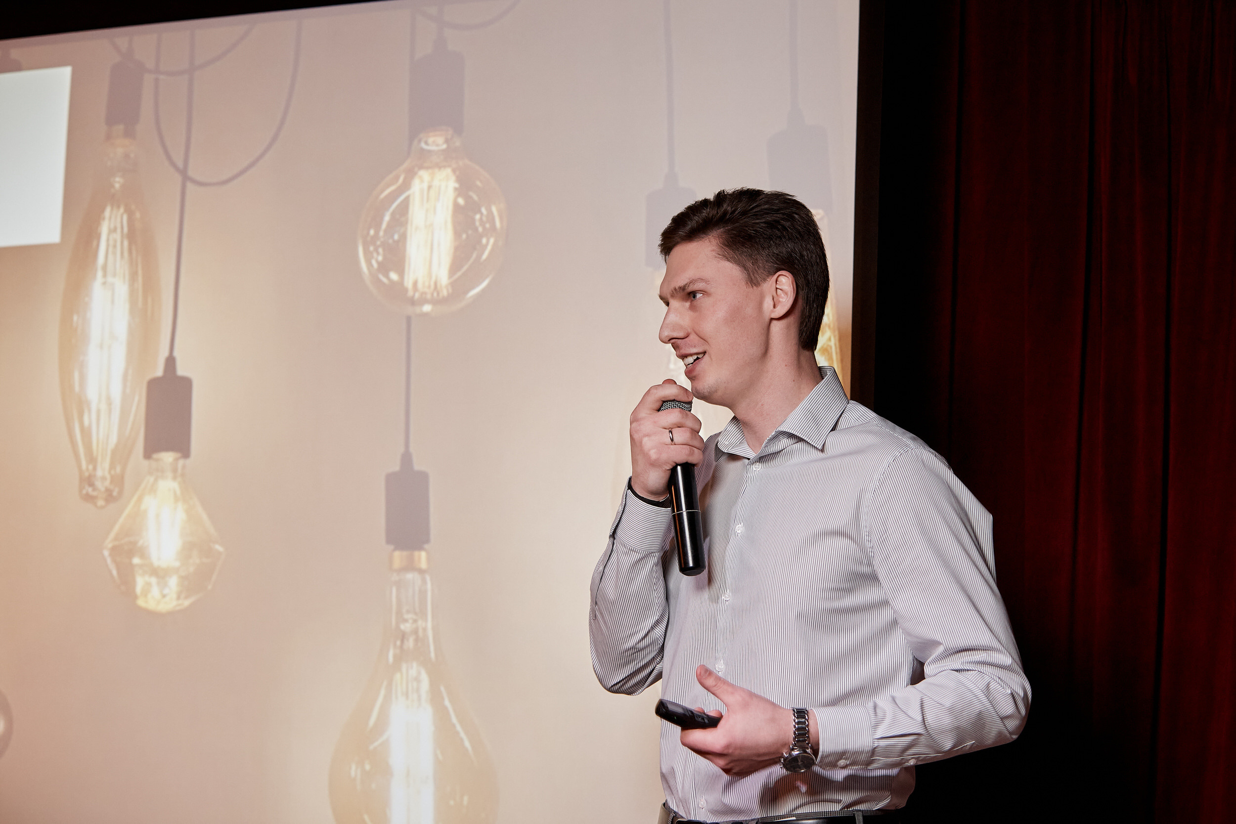 Фотограф для съемки деловой встречи с диллерами. Контент для бизнеса в Екатеринбурге Полдень Медиа