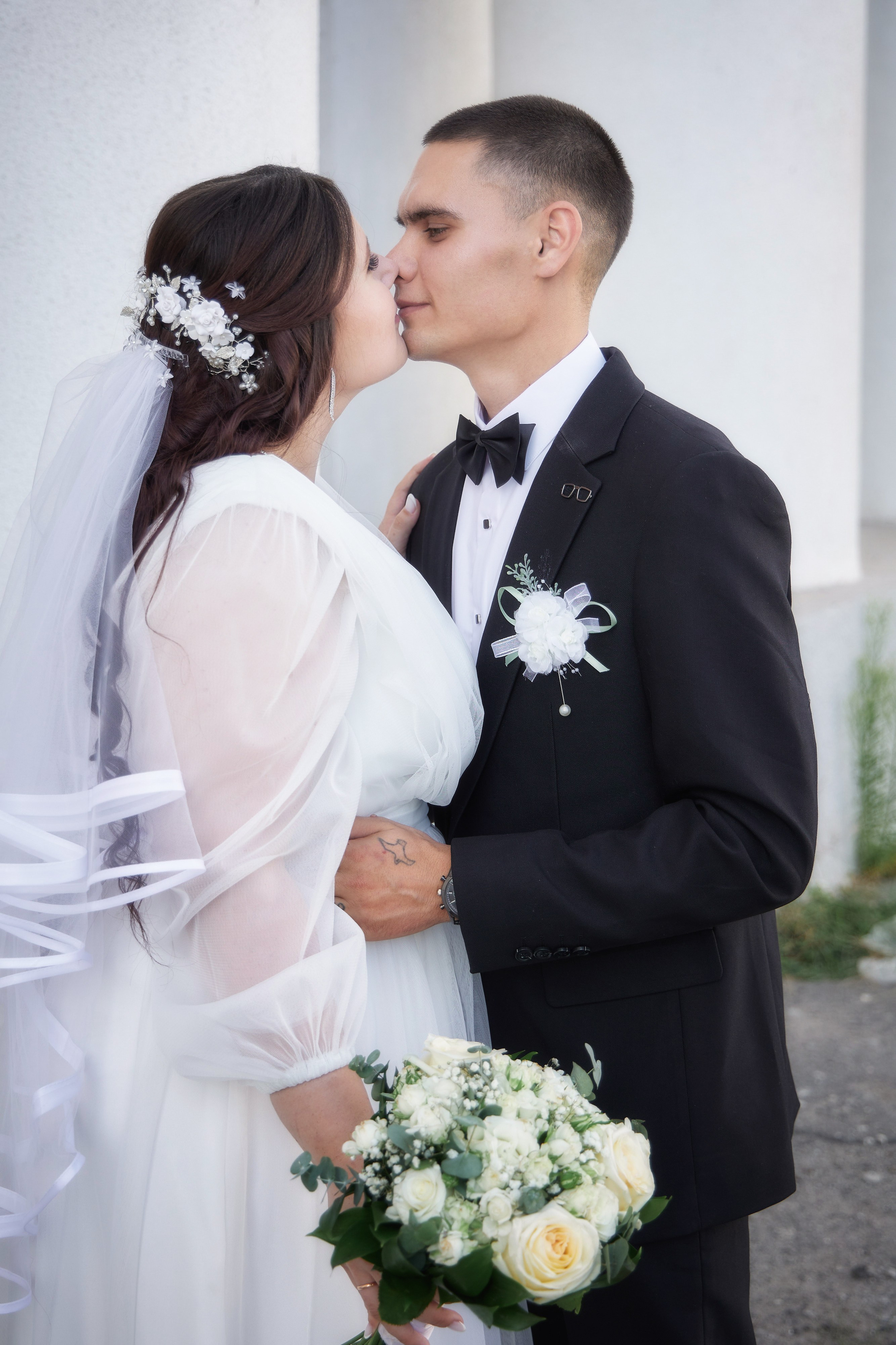 Фотосъемка в ЗАГСе, прогулка молодых, банкет