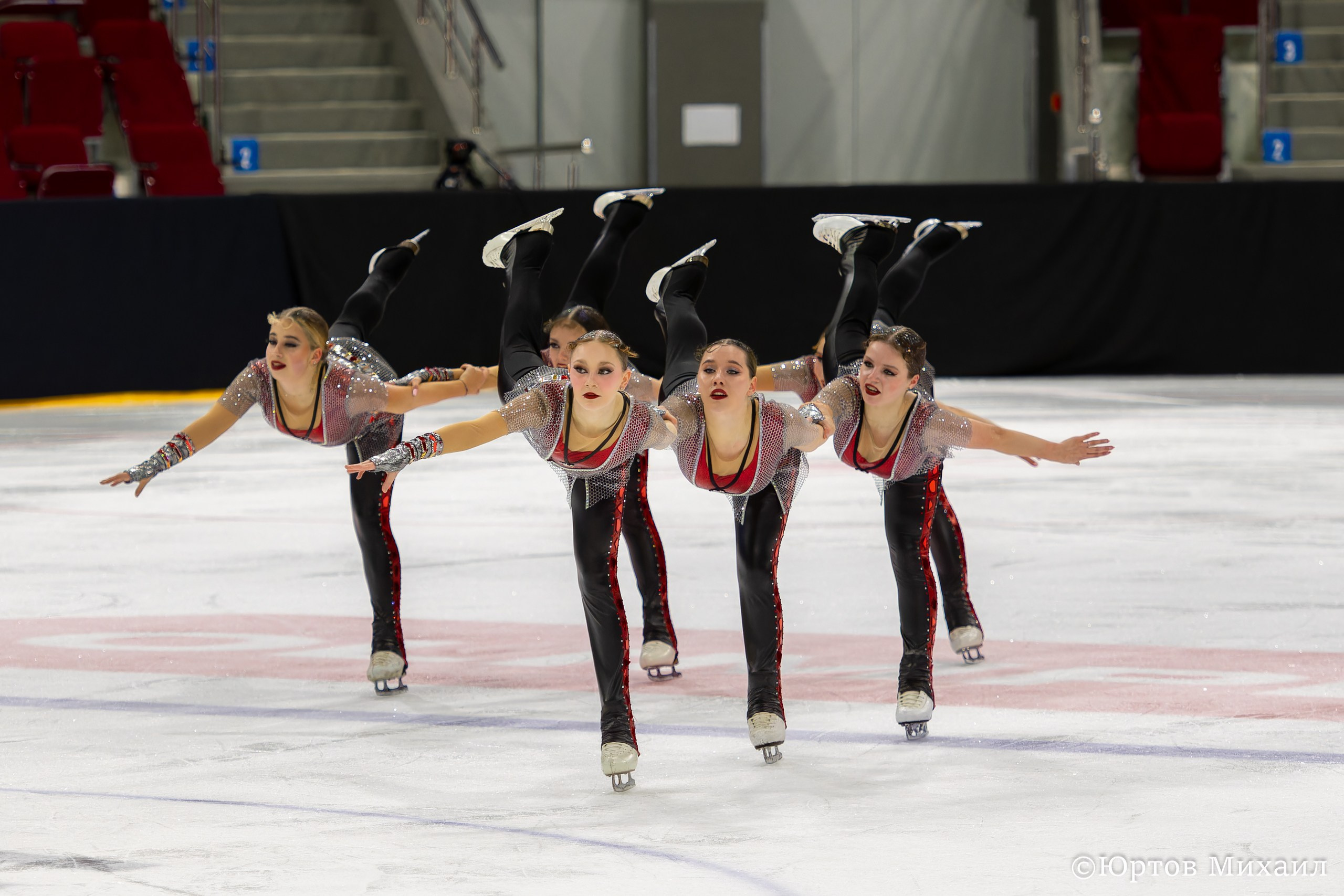 Синхронное катание на коньках. Спортивный фотограф Михаил Юртов