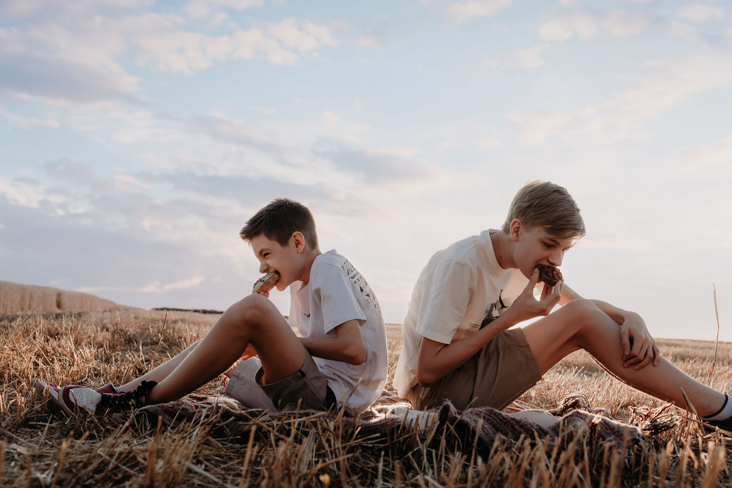 Аксана семейная в поле. Семейный фотограф, женский фототерапевт
