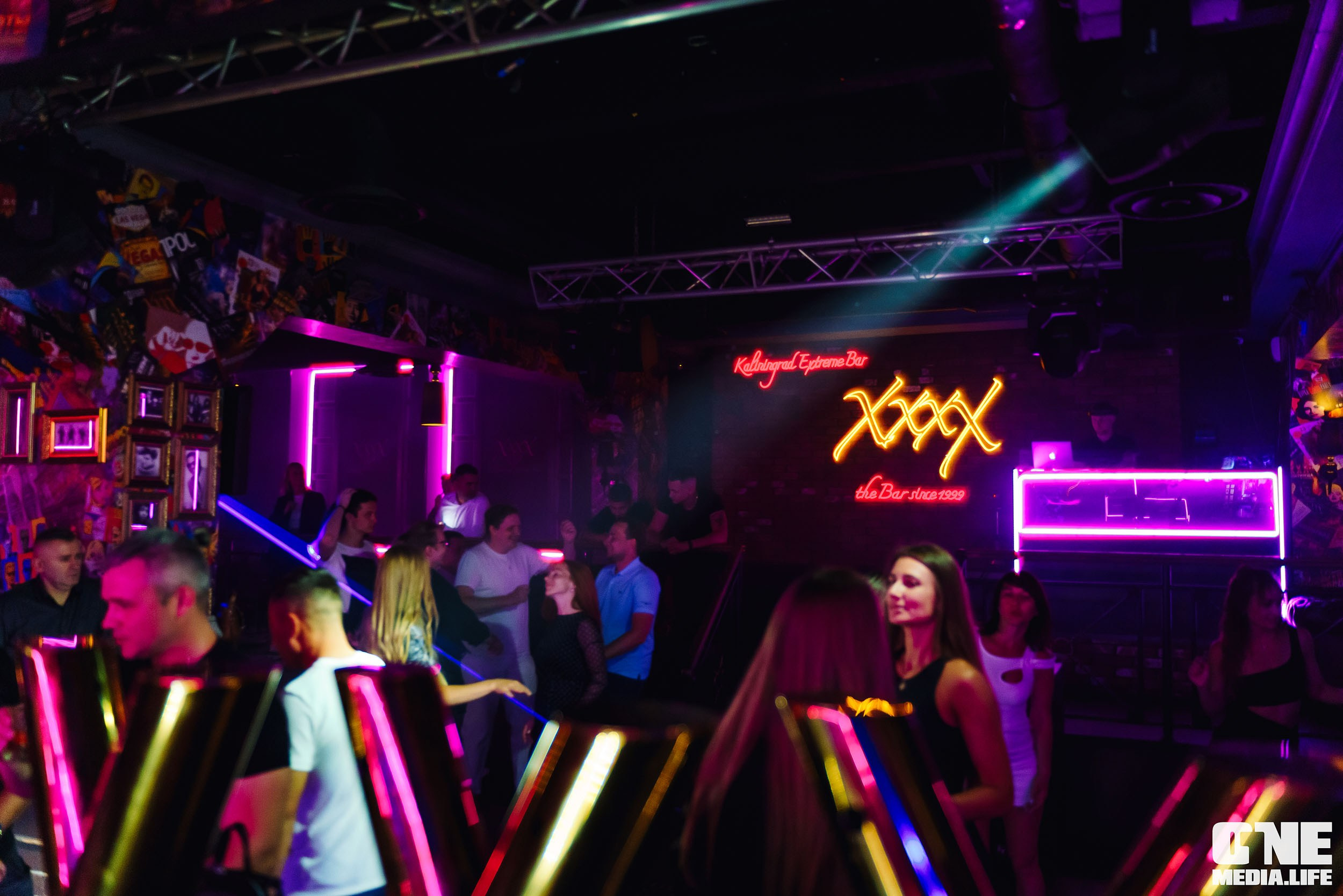 Фоторепортаж из бара XxxX. One Media Life: фоторепортажи, фотоотчеты с мероприятий и заведений