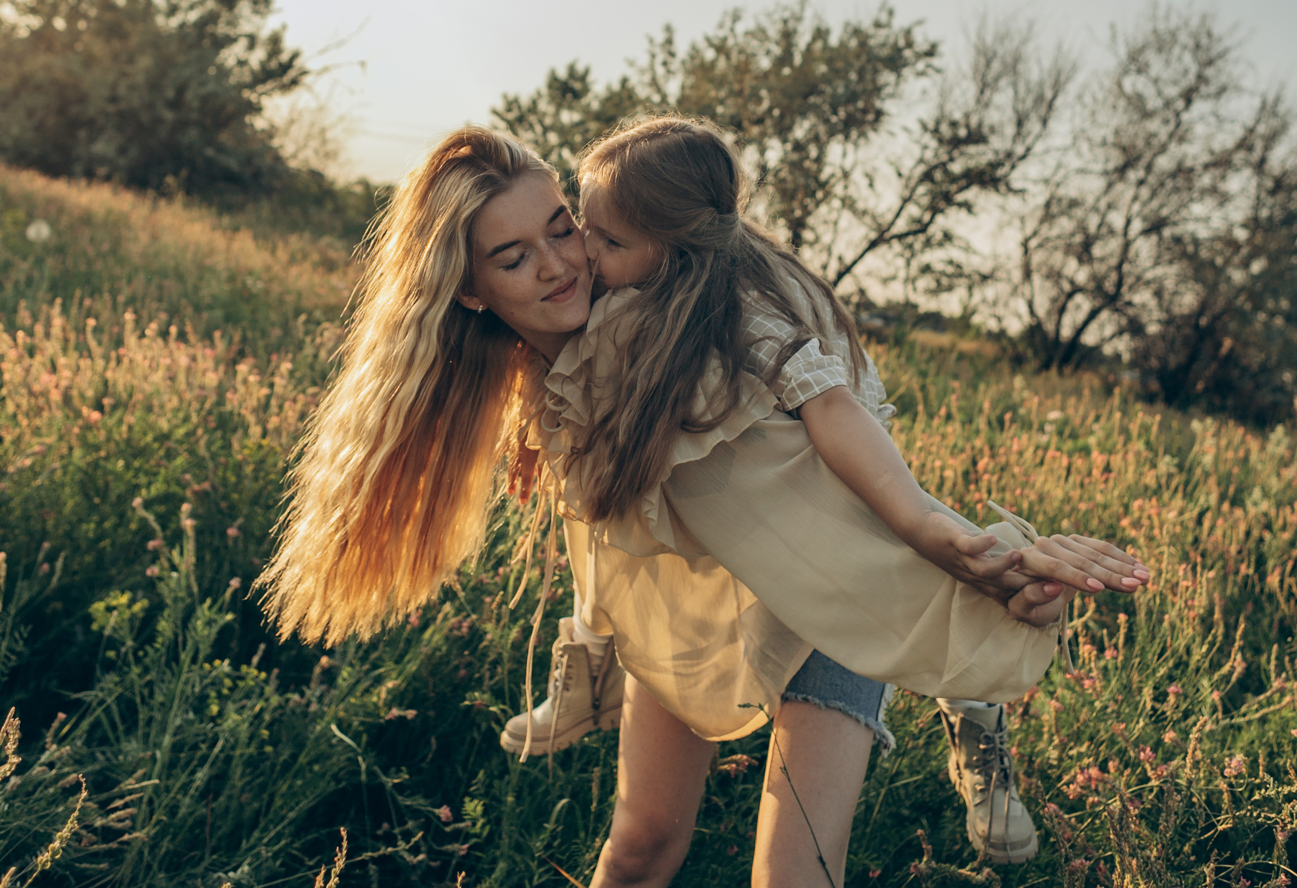 В золотом закате. Фотограф в Саратове