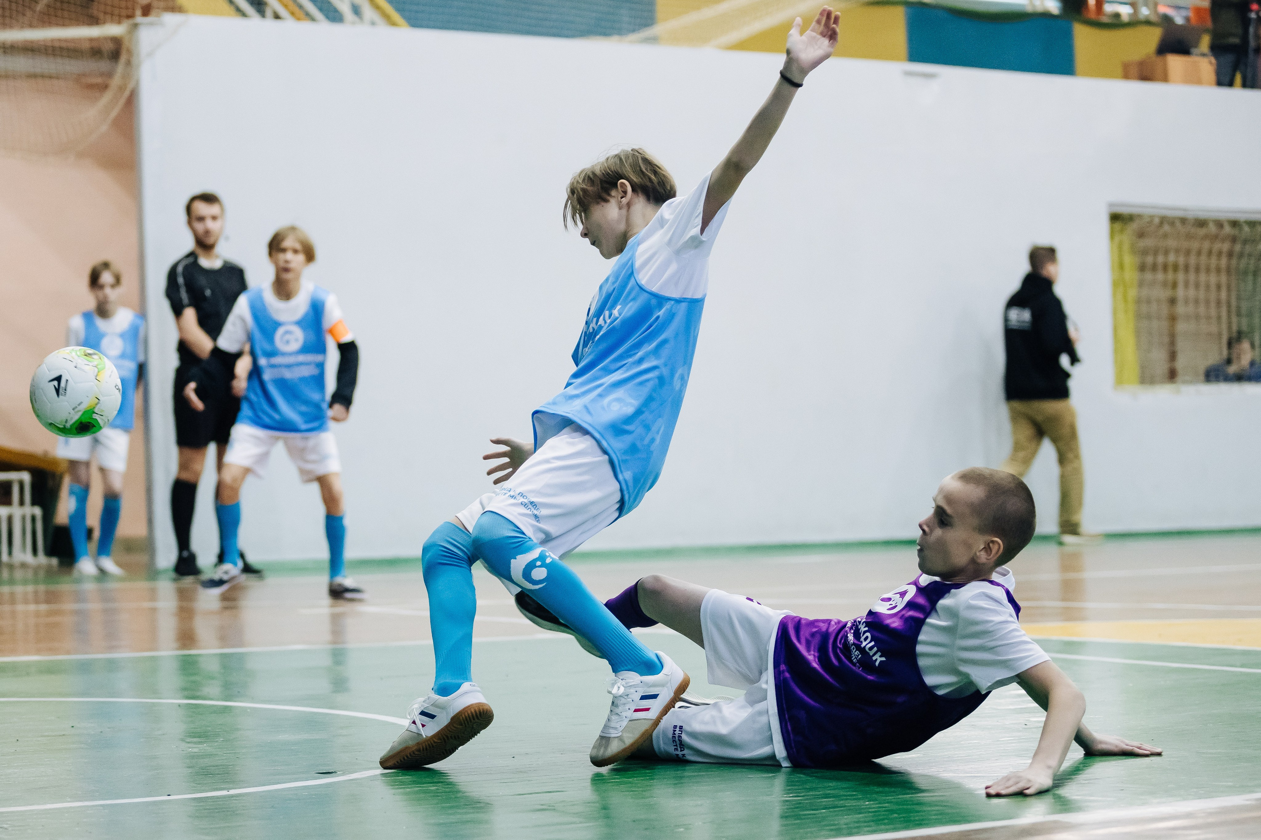 Турнир по футболу среди команд школ-интернатов Магнитогорска «Надеждик CUP» // 08.12.2024. Денис Прохоров Фотограф в г. Магнитогорск