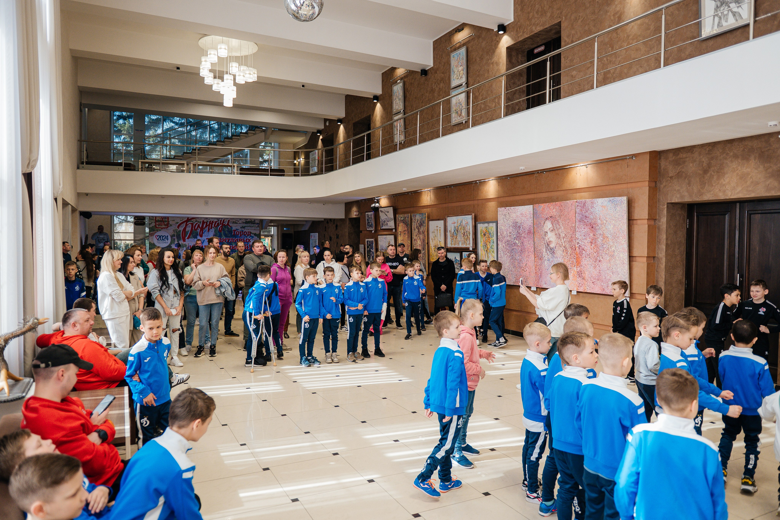 ЛИГА.БРО: JUNIOR 23/24. Свадебный и репортажный фотограф Никита Сницарев в Барнауле