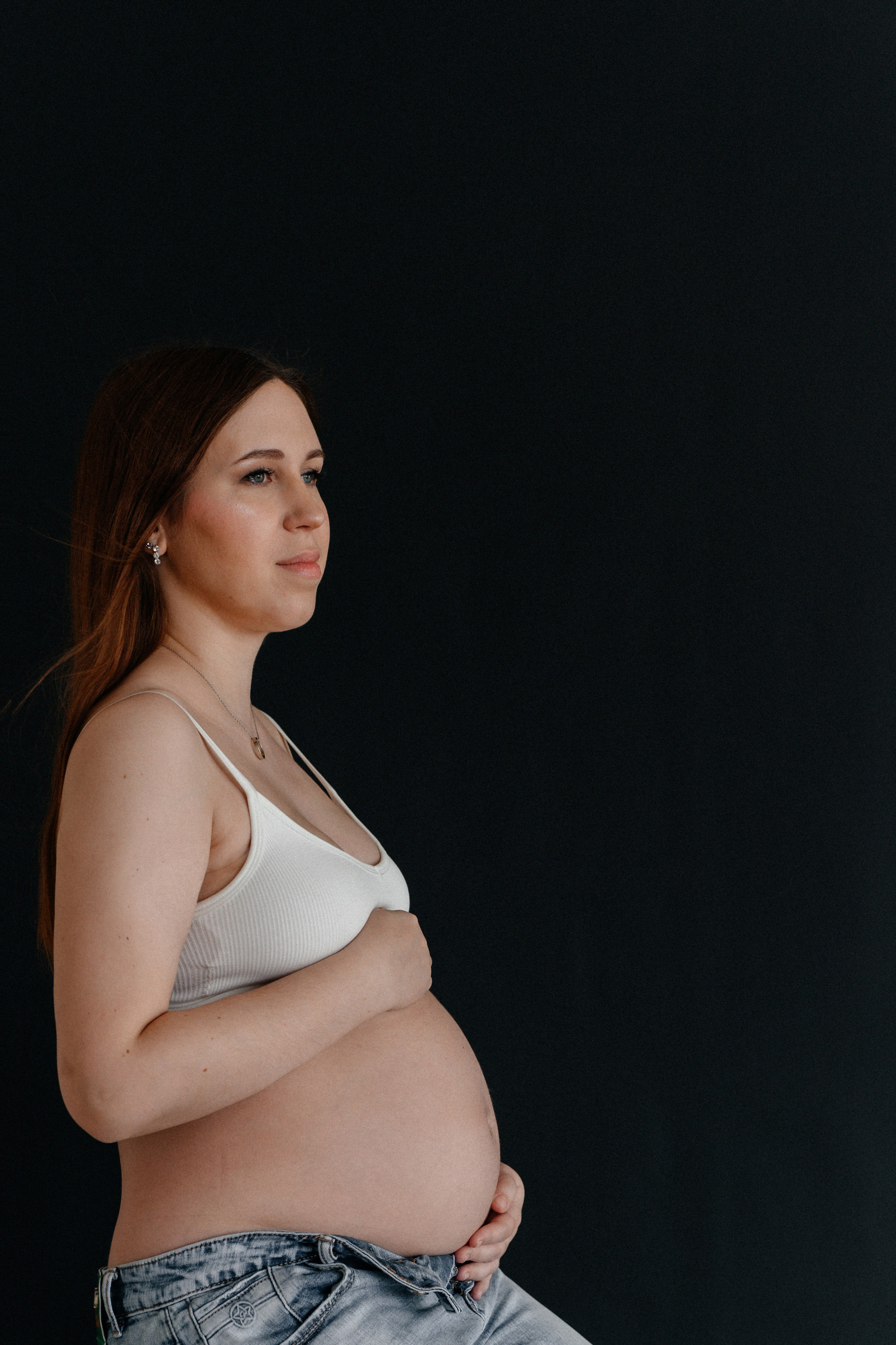Нежность ожидания: фотосессия беременной девушки. Ваш семейный фотограф в Минске — Вика Трегубова