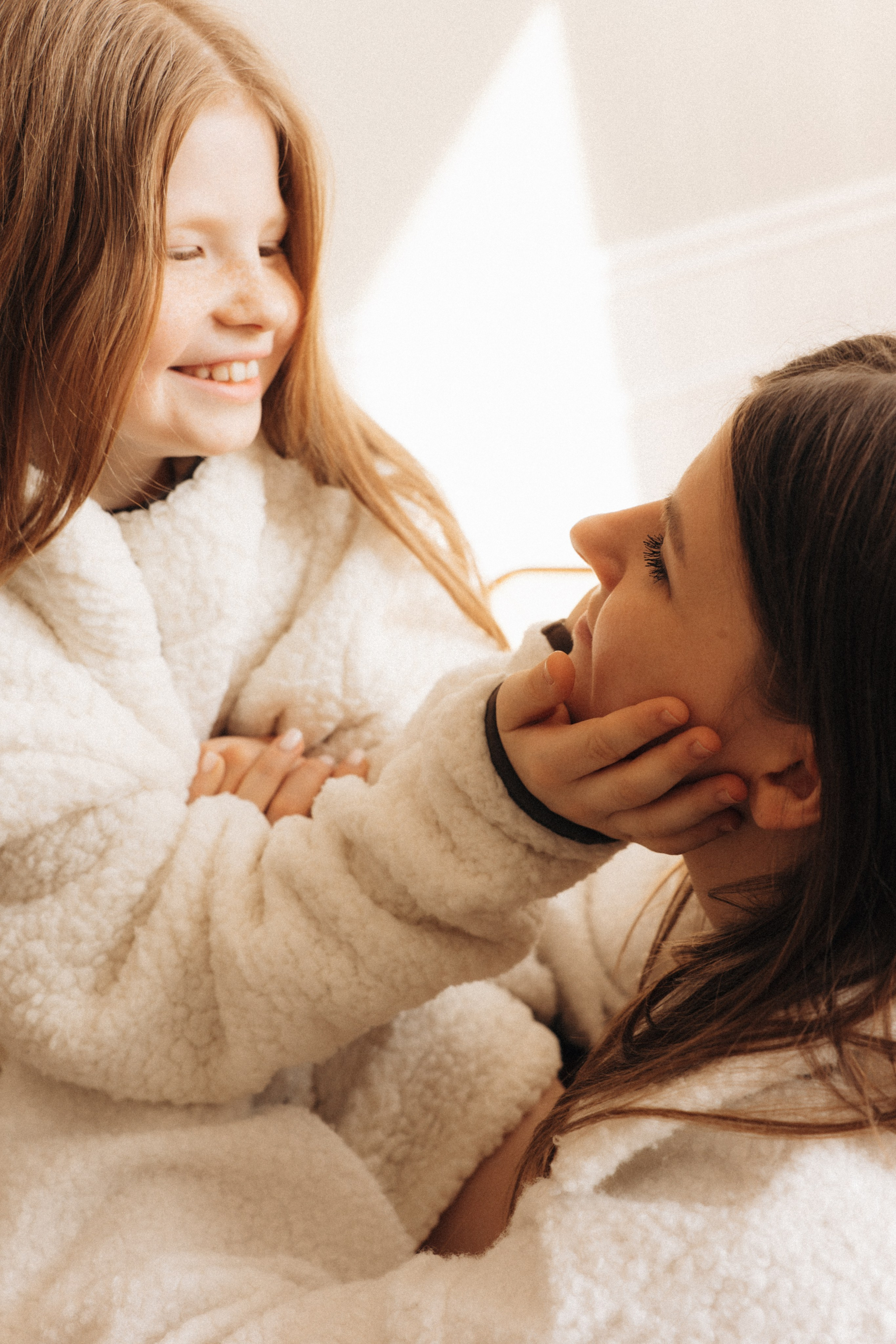 Улыбки, объятия и фотоискусство. Ваш семейный фотограф в Минске — Вика Трегубова