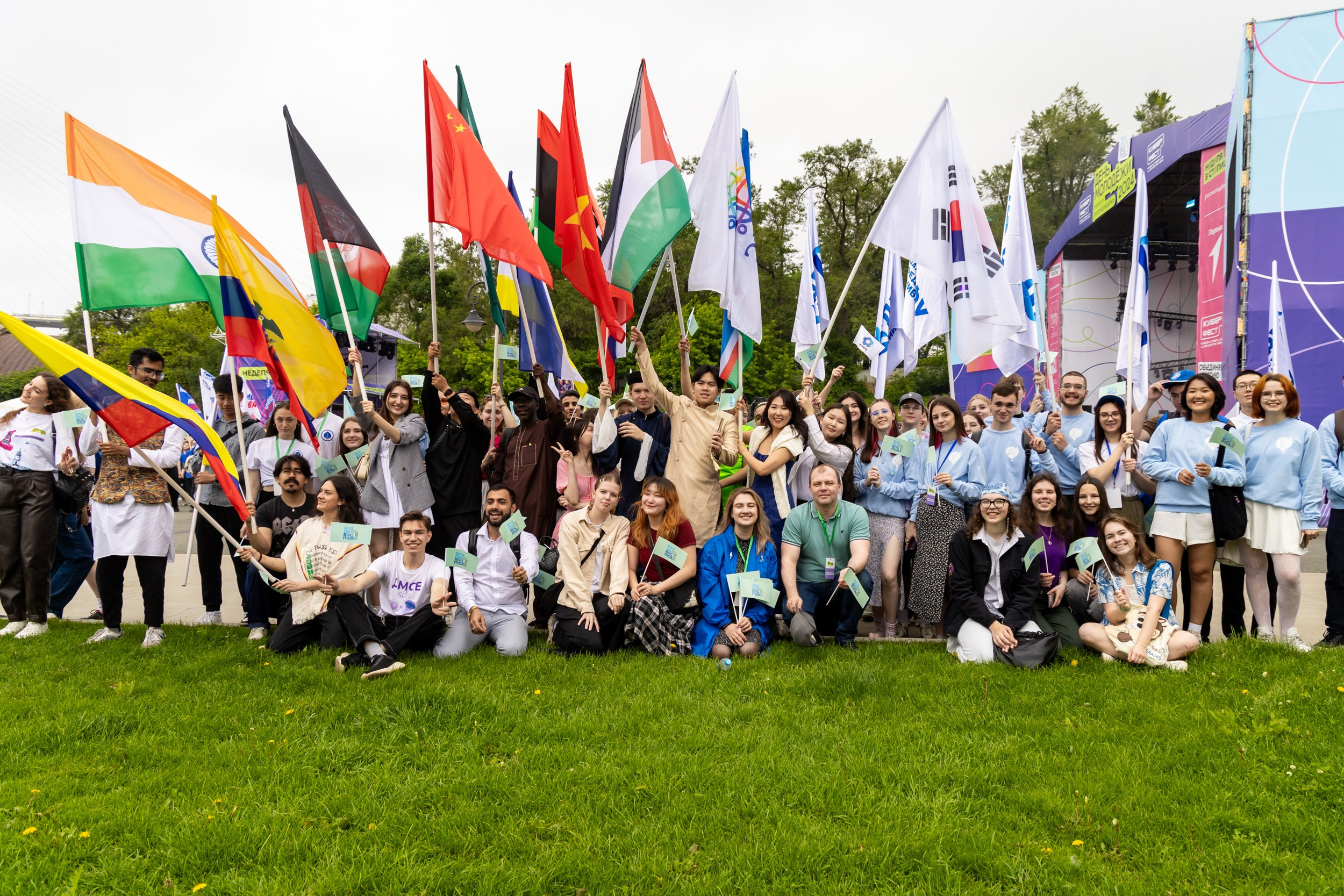 День молодежи. Репортажный и студийный фотограф во Владивостоке Дударева Софья