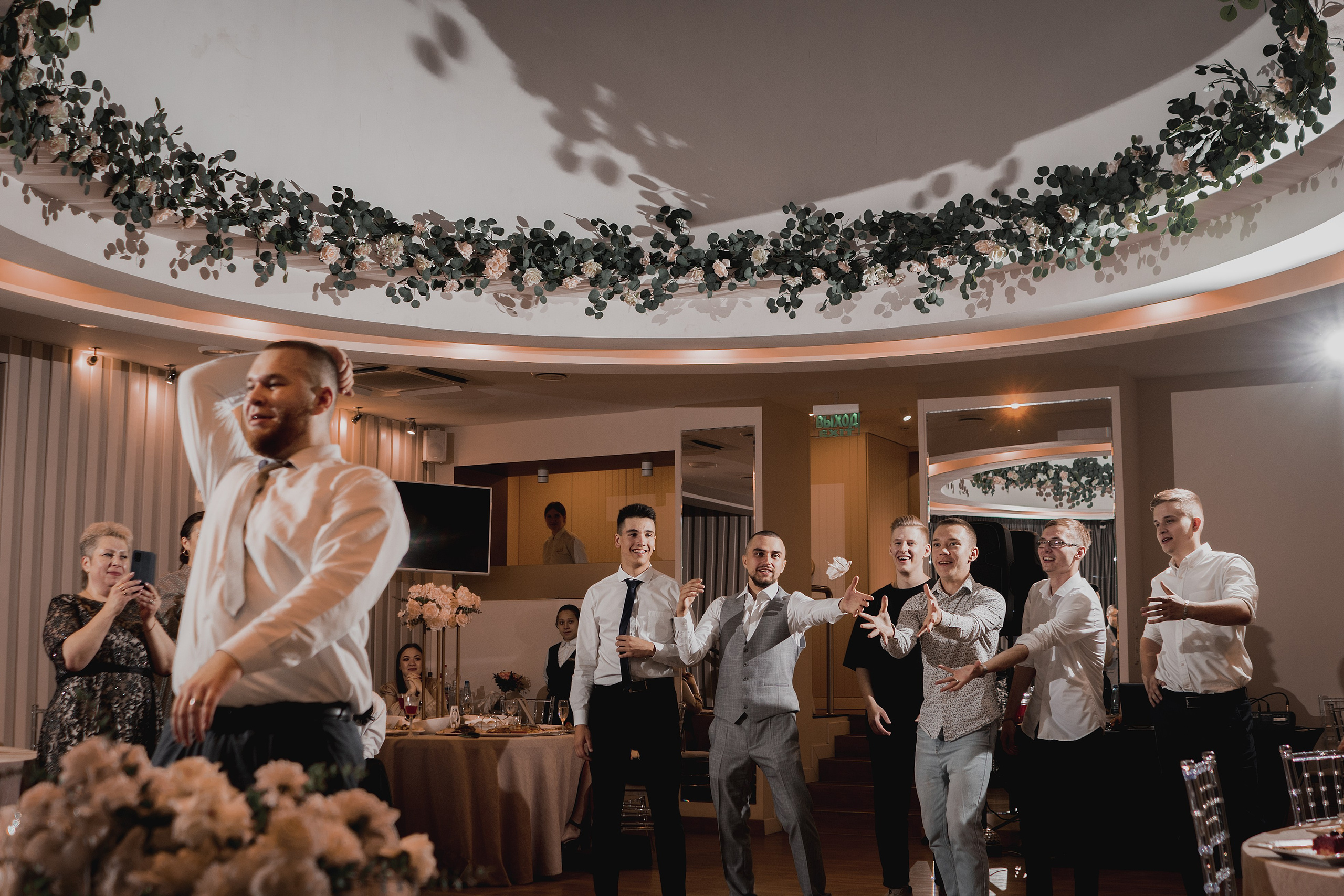 Фотосессия свадебного банкета. Банкетный зал Мезон в Екатеринбурге