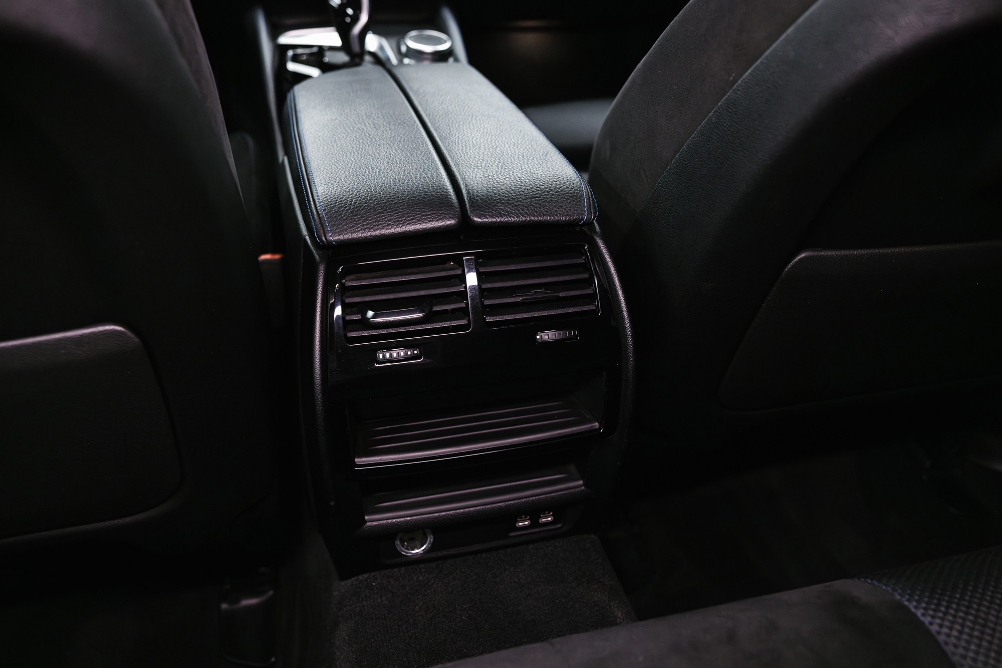 BMW 5 серия 2.0 AT, 2021, 136 265 км BMW 5 серия 2.0 AT, 2021, 136 265 км 3 800 000 ₽ X-TRADE. Автосалон «Х-Авто»