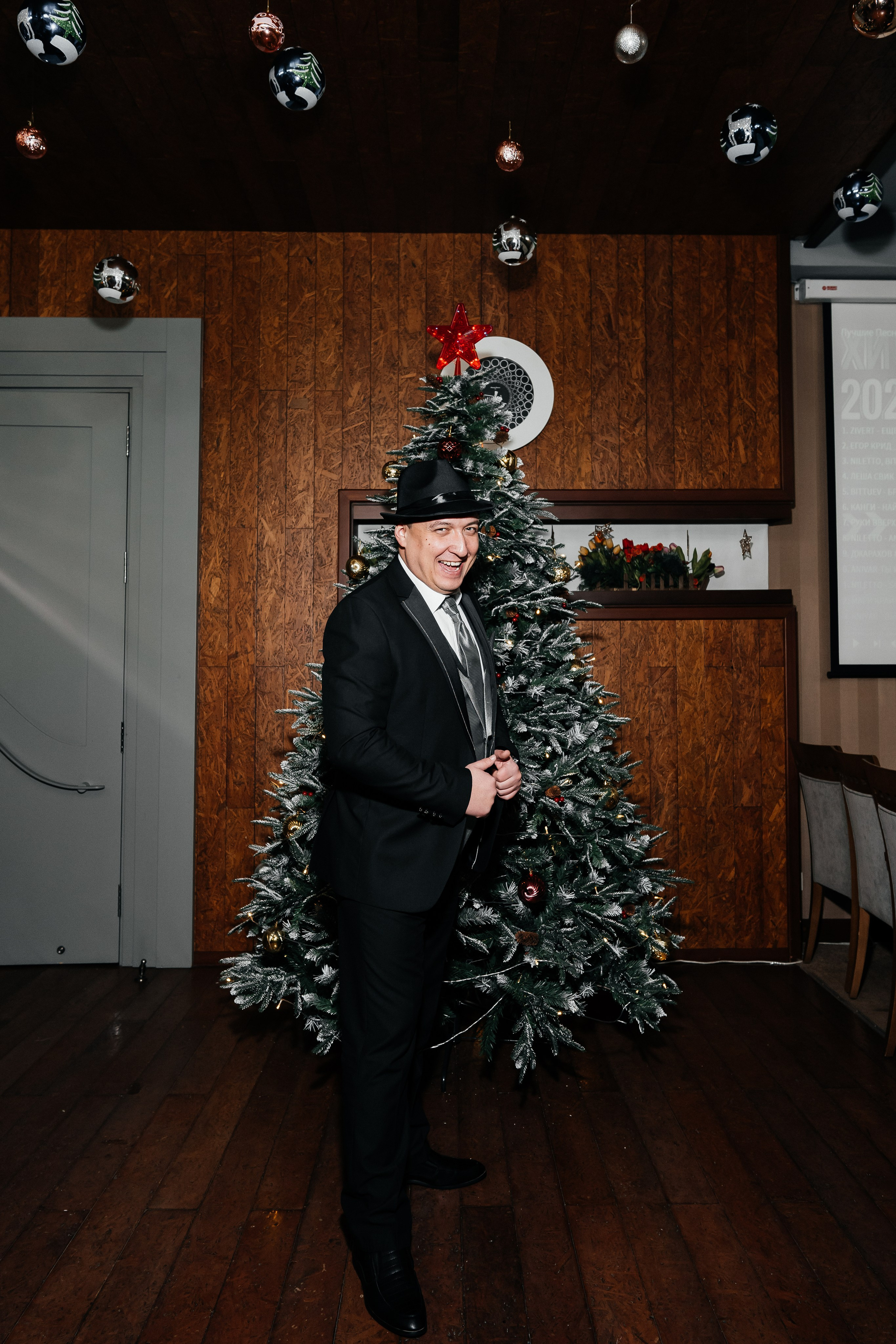 ARONAKS CORPARATE PARTY