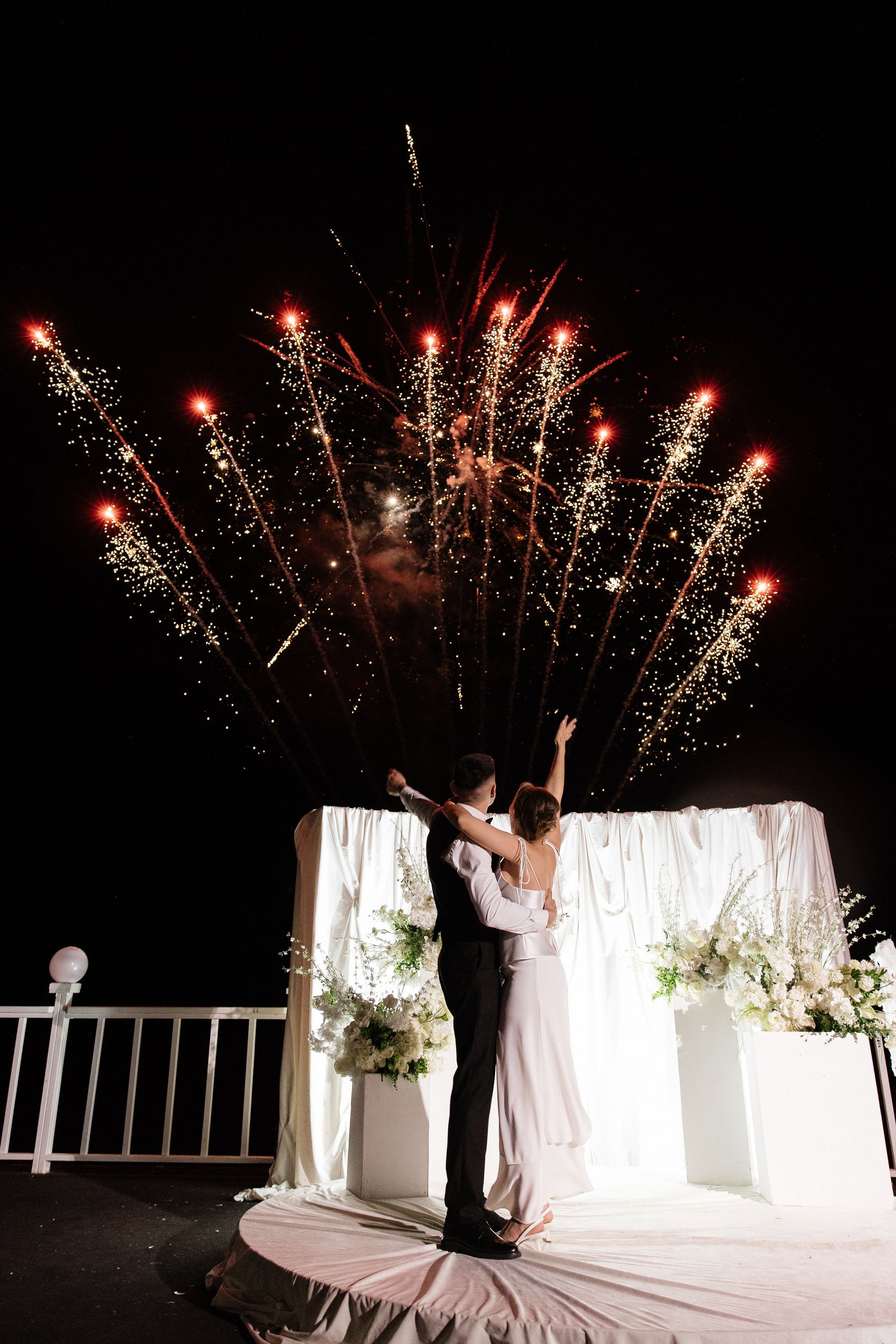 Салют в Кантри хоум