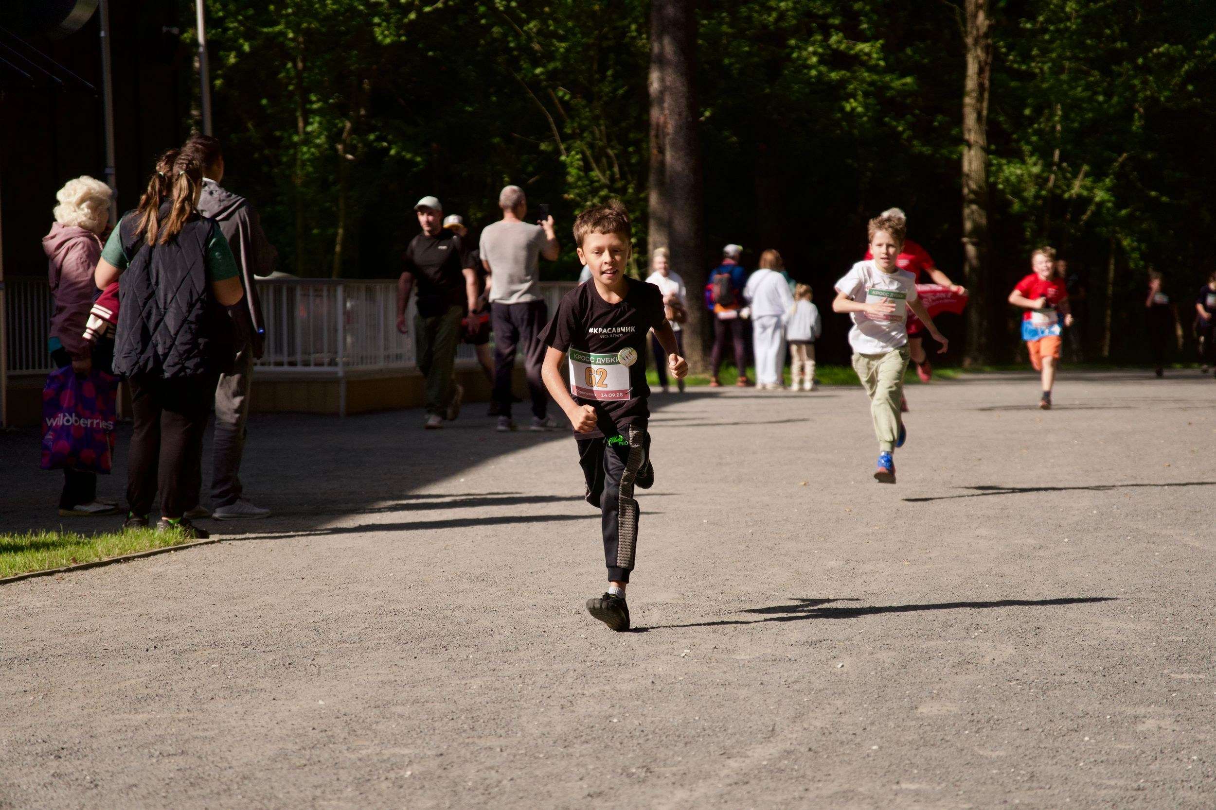 Забег в парке «Дубки». Кафе «БЕЛКА НАШЕПТАЛА». Ну оооочень концептуальное кафе