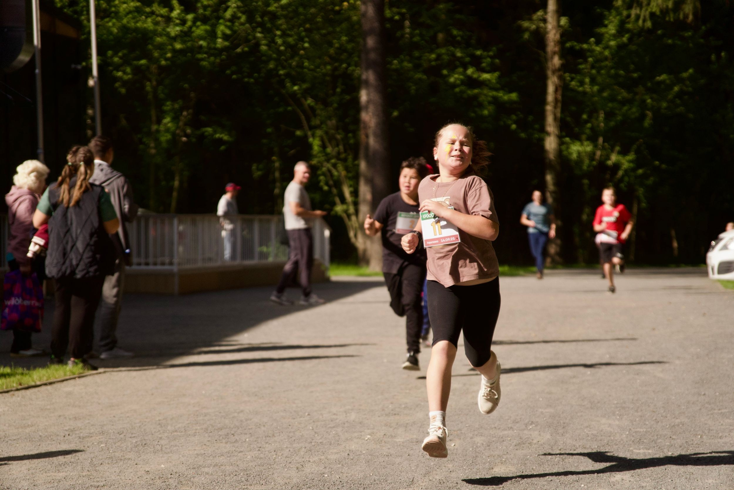 Забег в парке «Дубки». Кафе «БЕЛКА НАШЕПТАЛА». Ну оооочень концептуальное кафе