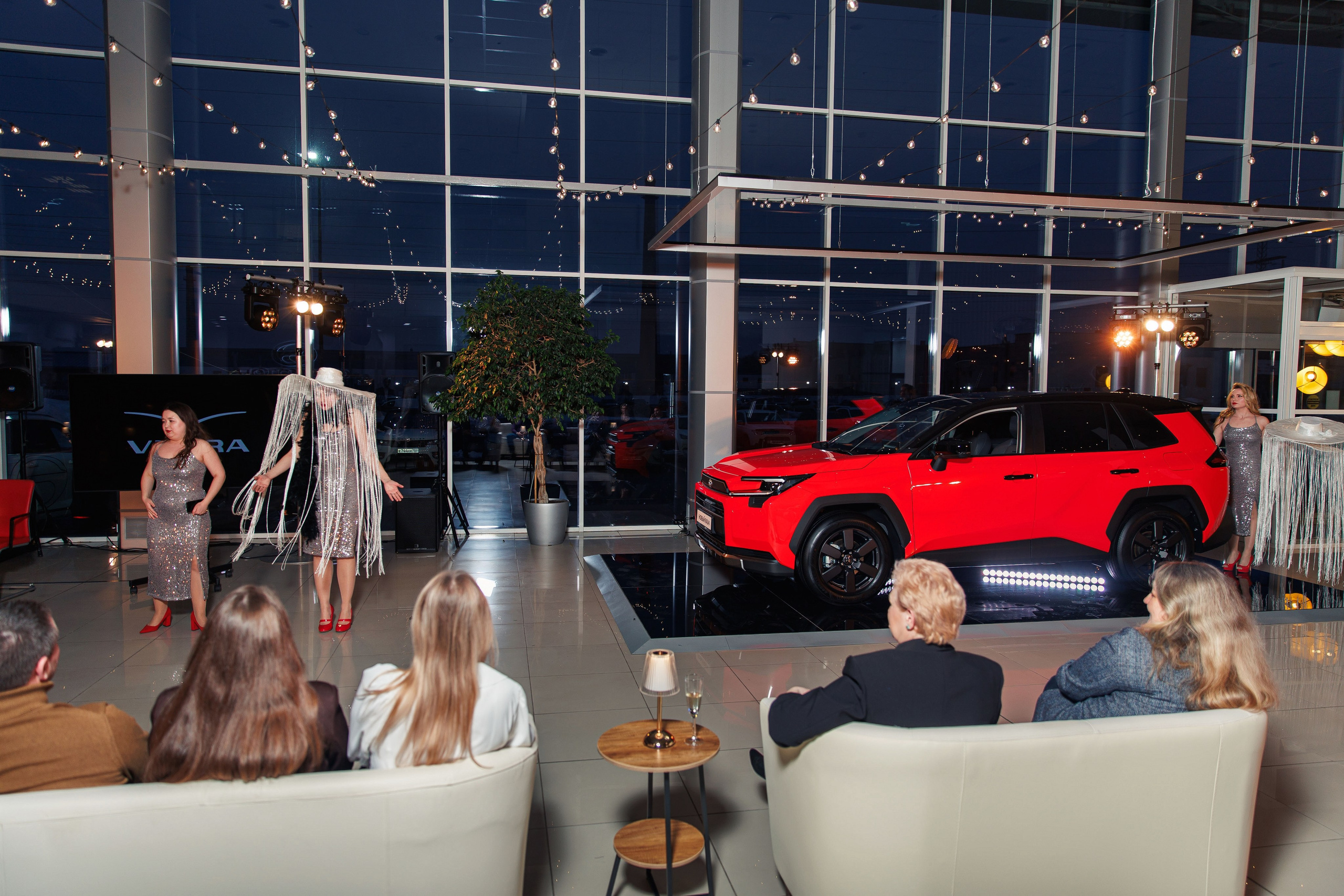 Презентация новой Toyota RAV4. Репортажный и свадебный фотограф в Уфе Павел Кожевников