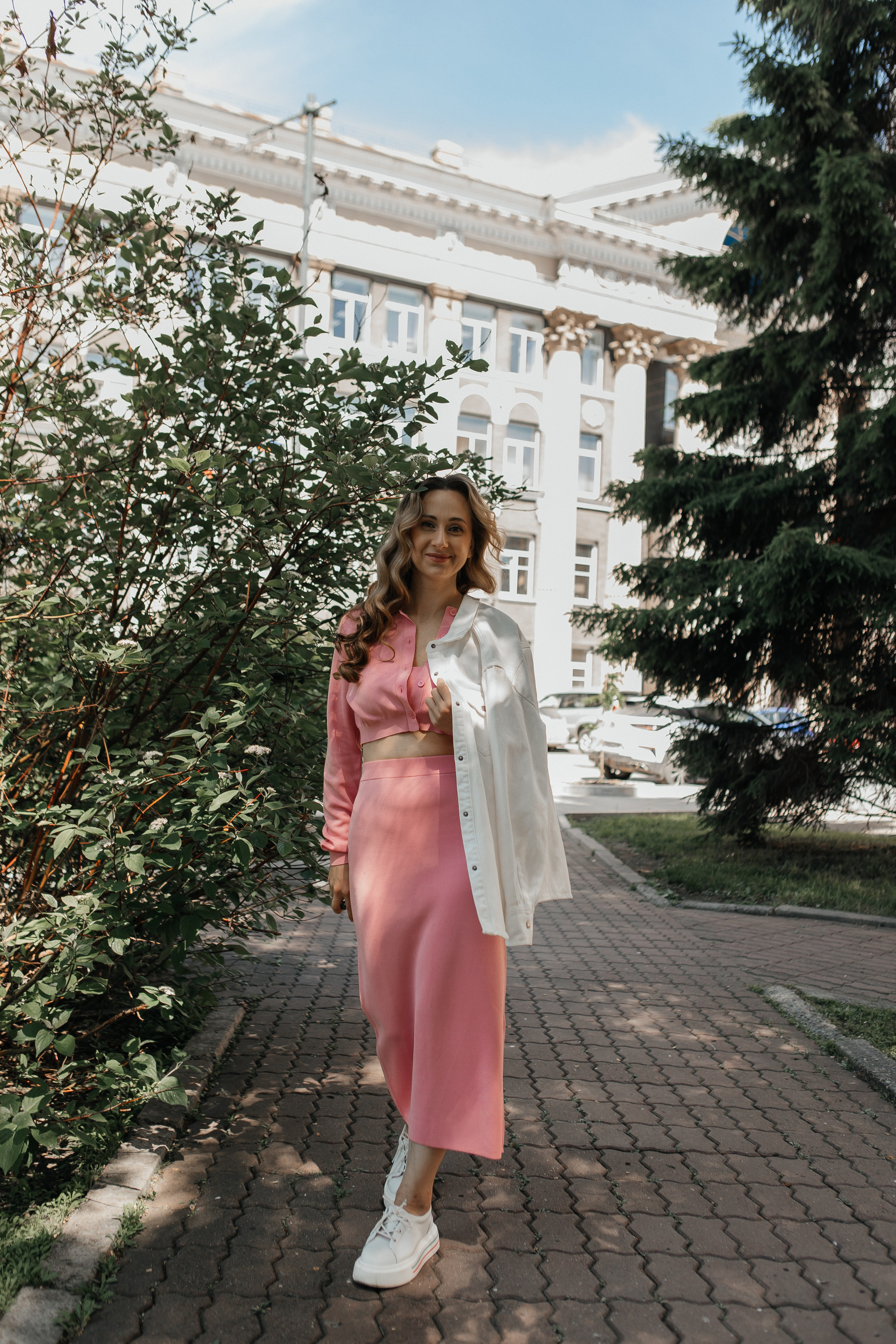 фотосессия на улице, фотопрогулка, фото прогулка, Иркутск, женская фотосессия, женский фотограф, фотопрогулка для девушки, уличная фотосессия, стрит фото, стрит фотосессия, фотография девушки на прогулке