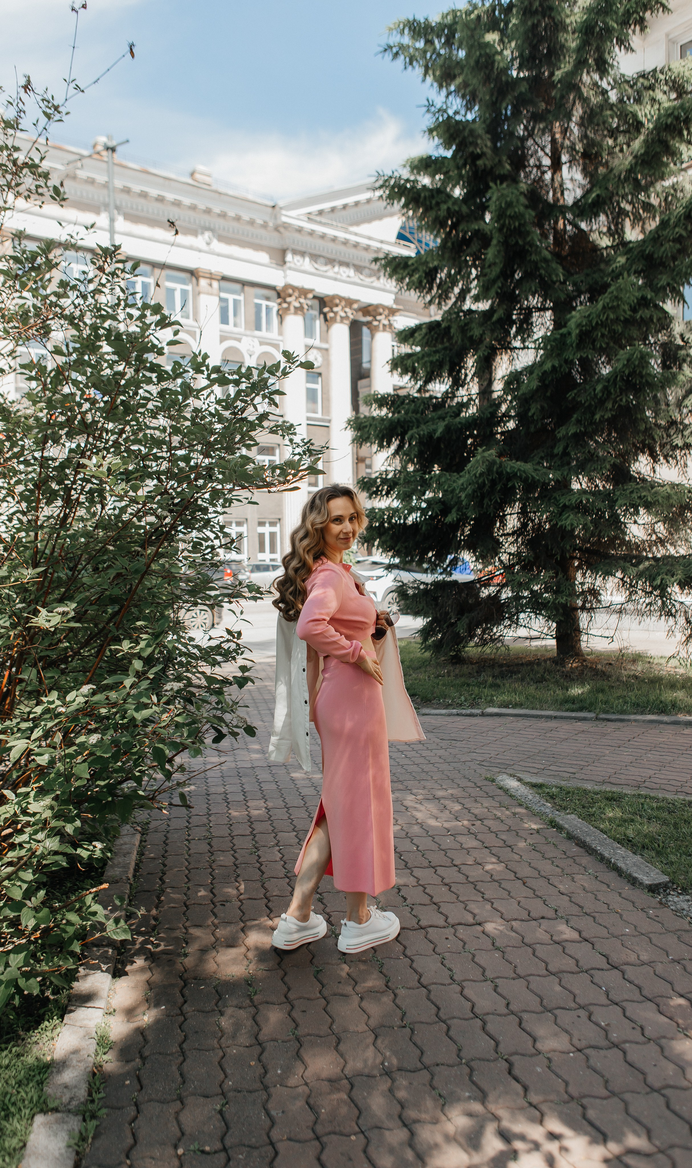 фотосессия на улице, фотопрогулка, фото прогулка, Иркутск, женская фотосессия, женский фотограф, фотопрогулка для девушки, уличная фотосессия, стрит фото, стрит фотосессия, фотография девушки на прогулке