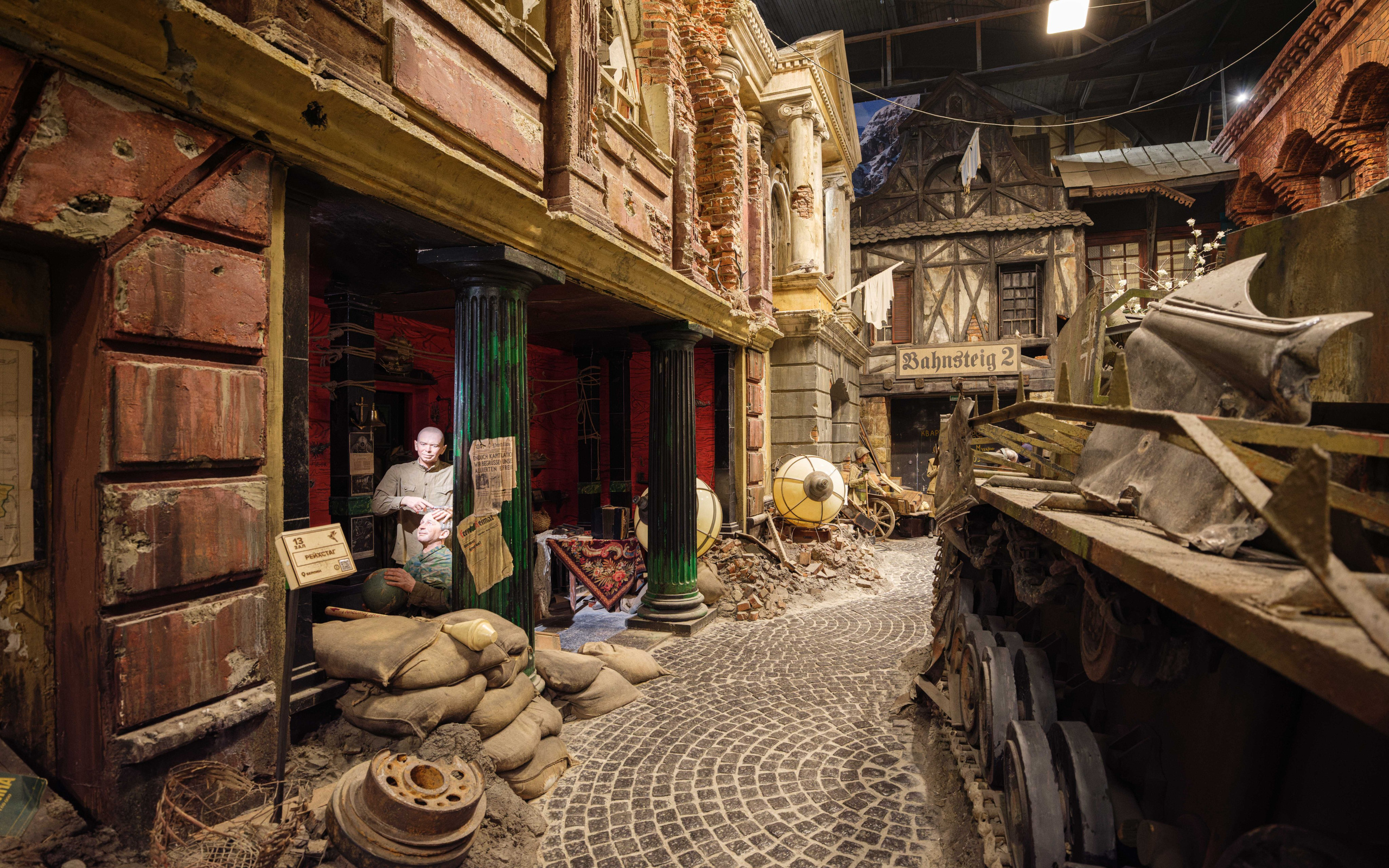 Пропавшие в кинохронике. Фотограф Балаев Михаил