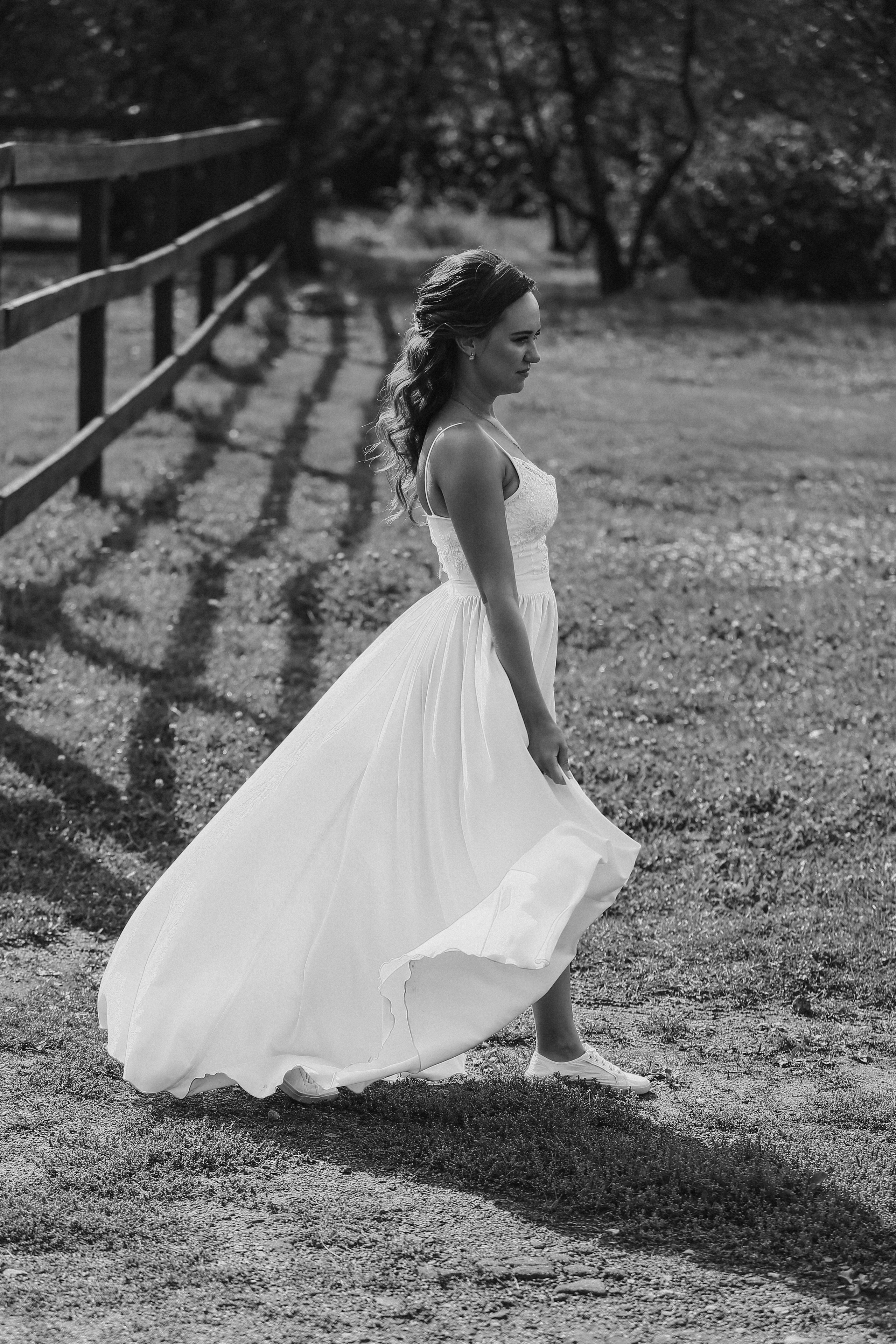 Свадебная прогулка в Ч\Б. Фотограф Антон Чупринин