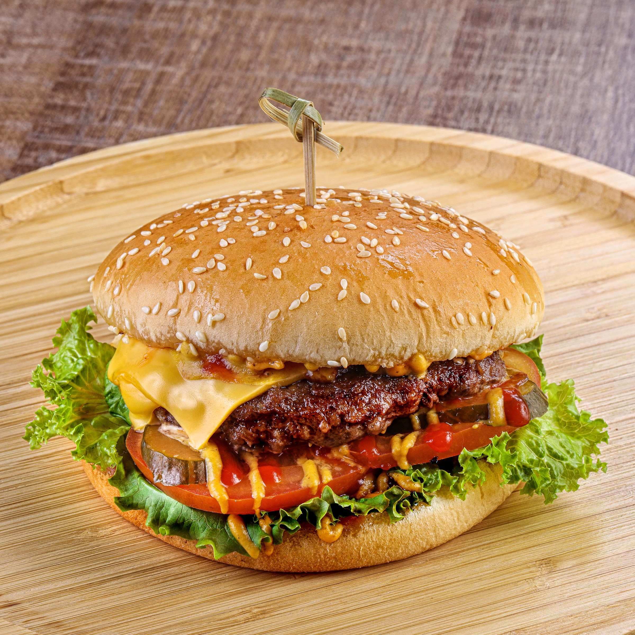 Фотосъемка бургеров и гамбургеров. Заказ по тел.: +7 (906) 006-90-22. Фуд-фотограф Андрей Старостин — съемка еды в Москве. 9000 руб. в час