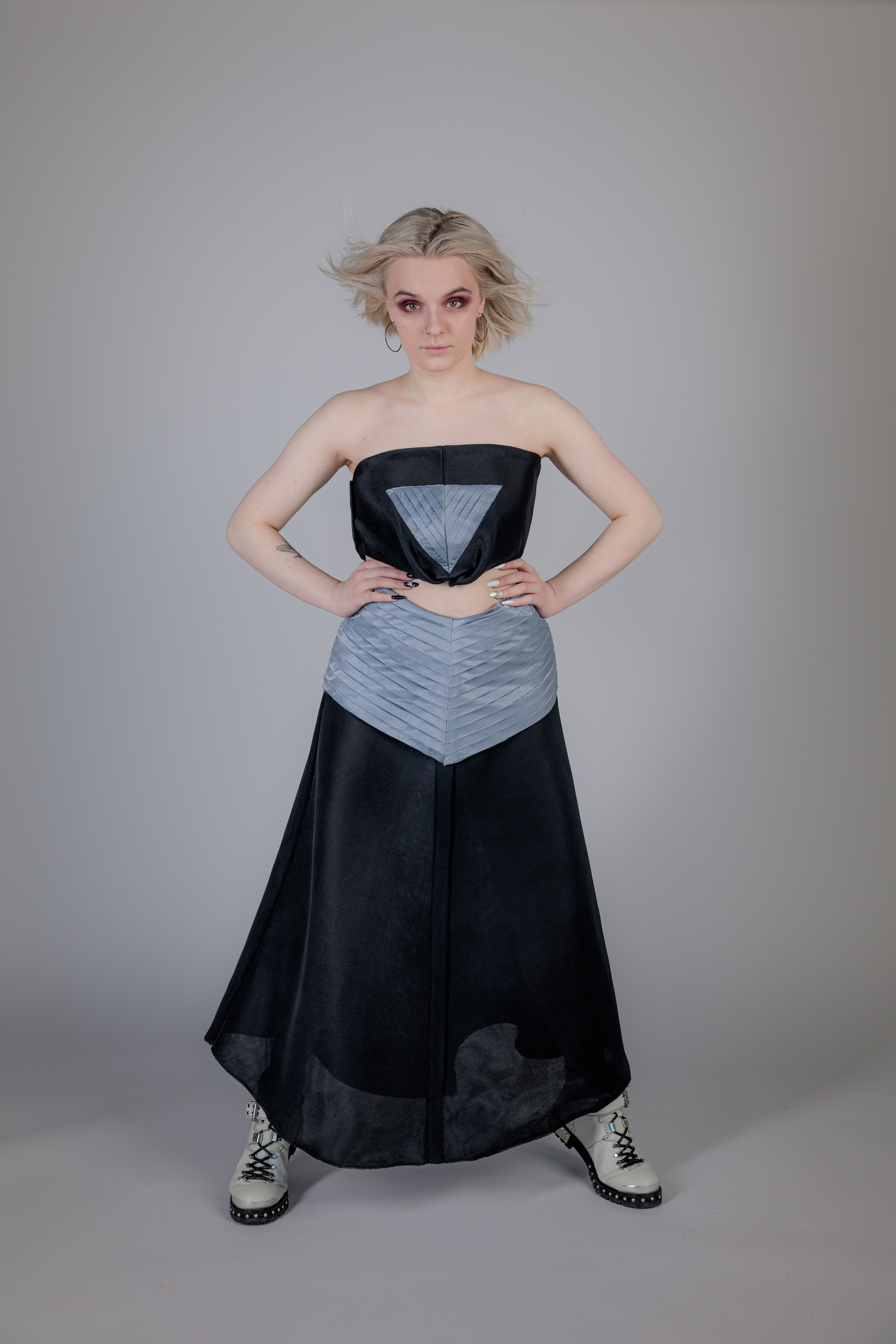 Студийная съемка одежды для студенки модельера. Фотограф и режиссер Московко Екатерина