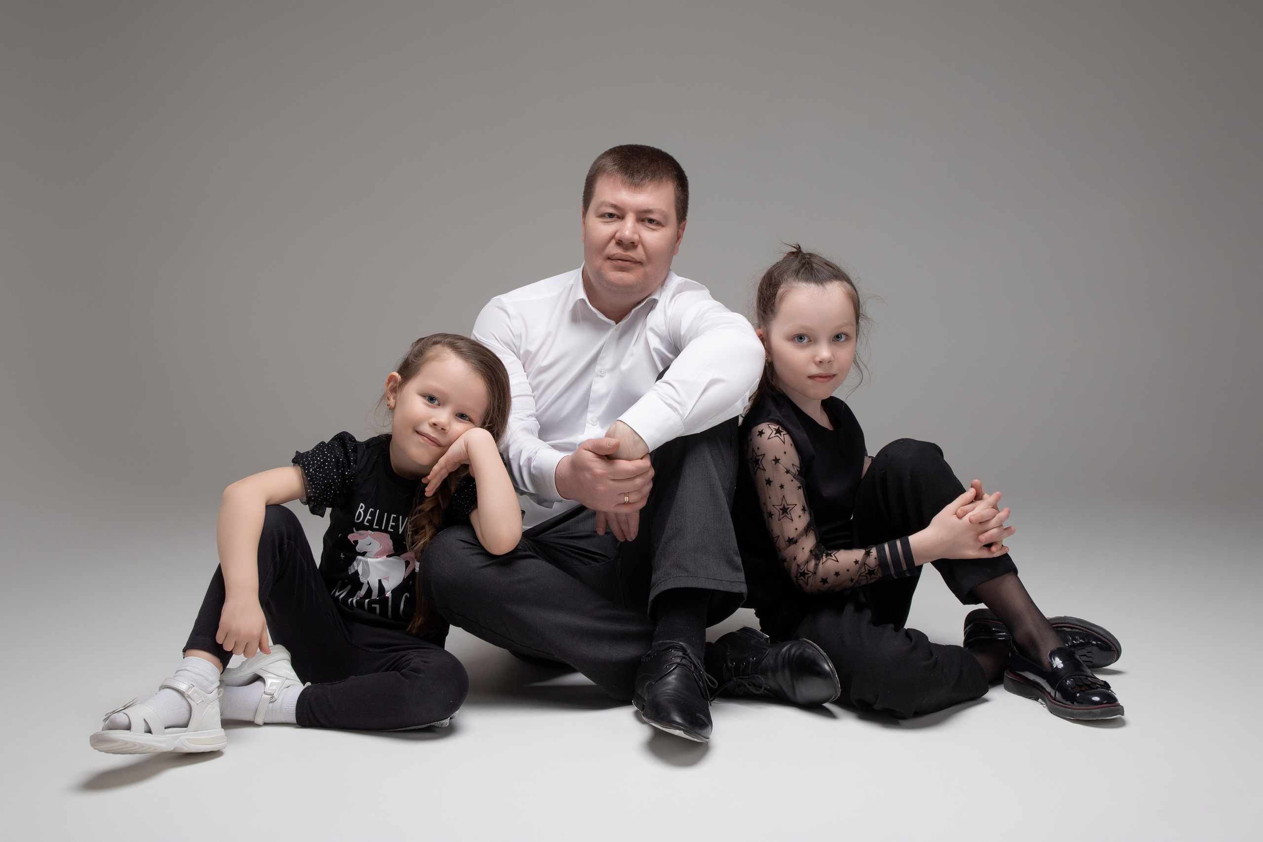 Алексей, Елена, Кристина и Арина. Фотограф Денис Лесковский (Тюмень)