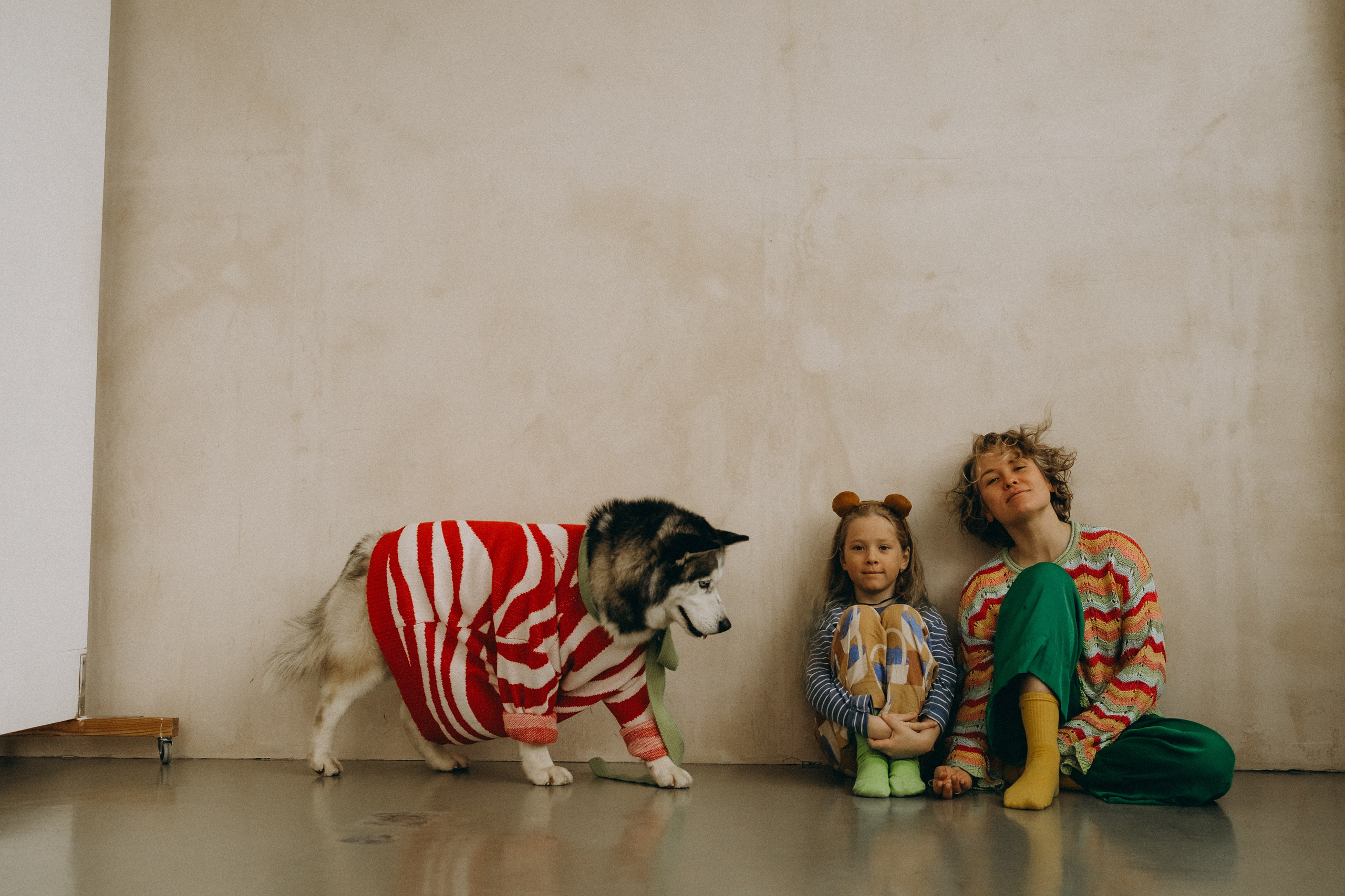 Катя, Лида, Вольт. Главная