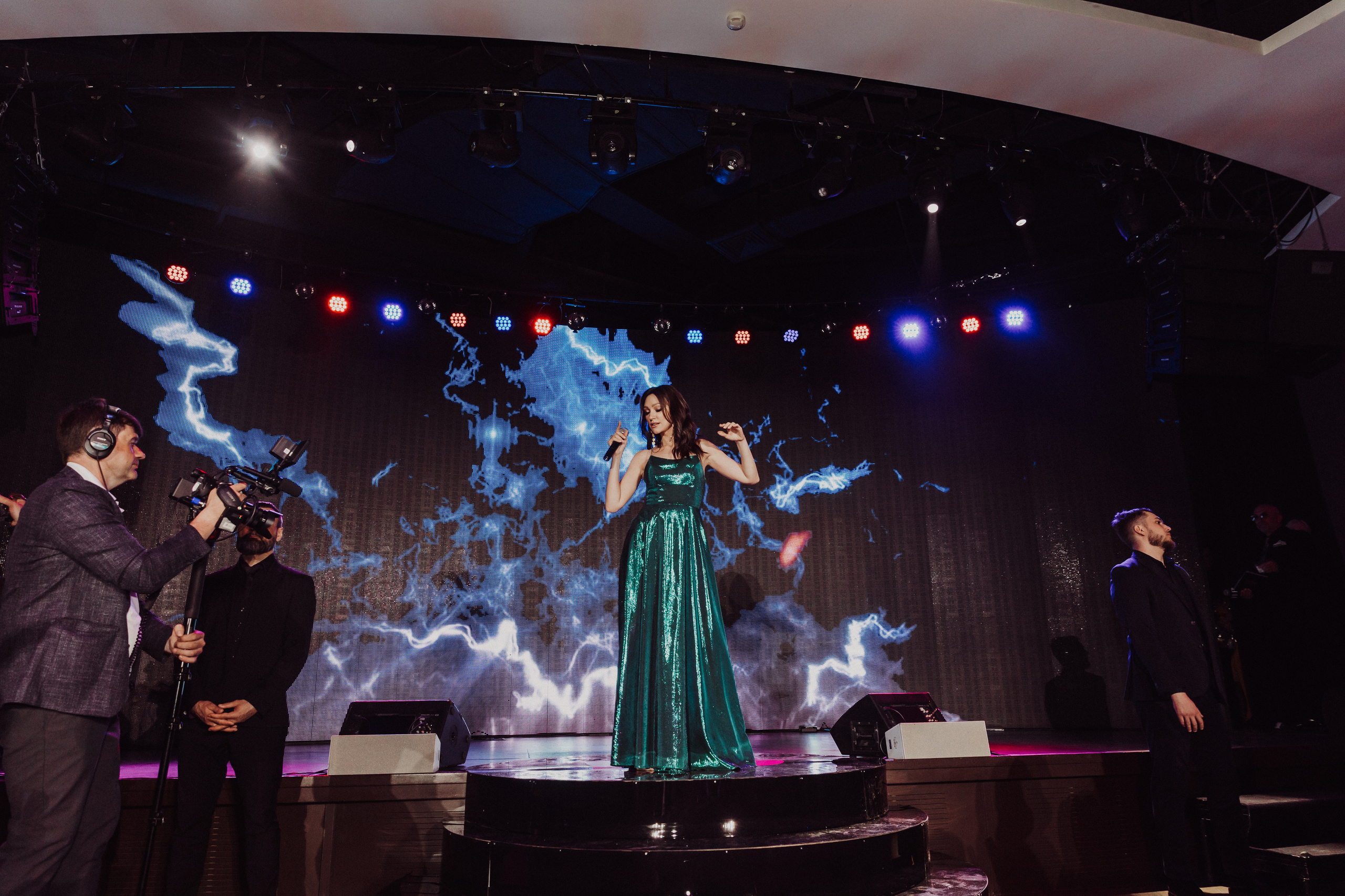 By Fashion Beaty: Женщина года 2023 — ресторан Backstage. Фотограф и Видеограф в Москве Дарья Арсентьева